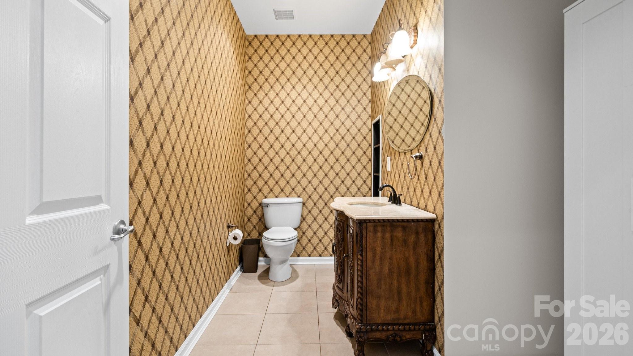 Half bathroom - 2001 Choke Berry Way, Waxhaw