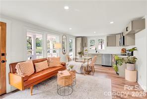 Single Family Residence at 515 Roberts Avenue, York, photo 3 of 15