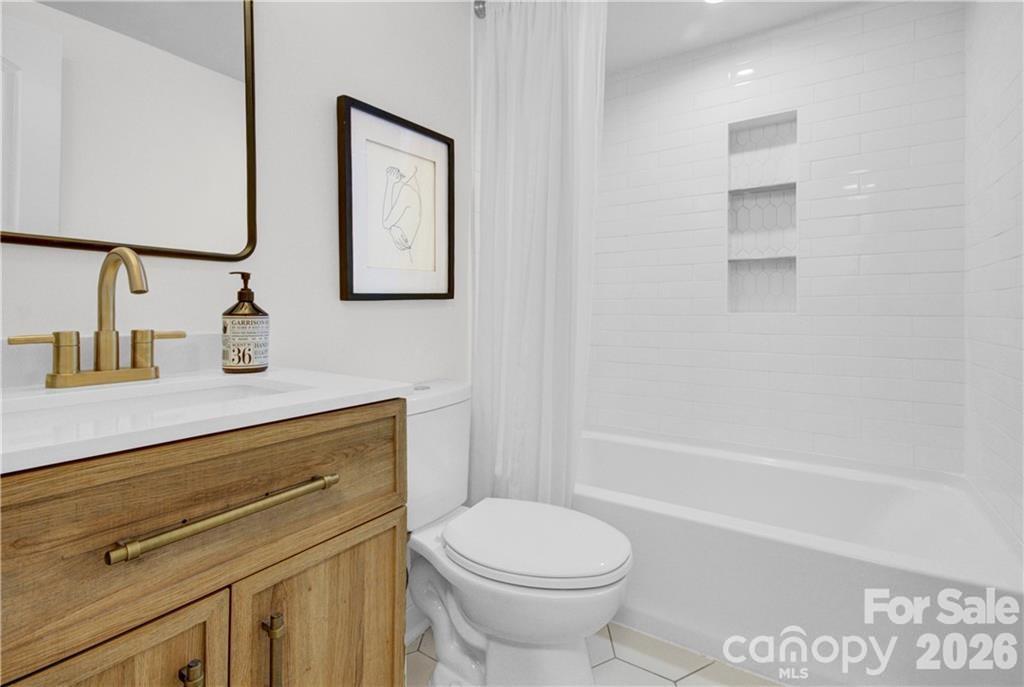 Single Family Residence at 515 Roberts Avenue, York, photo 11 of 15
