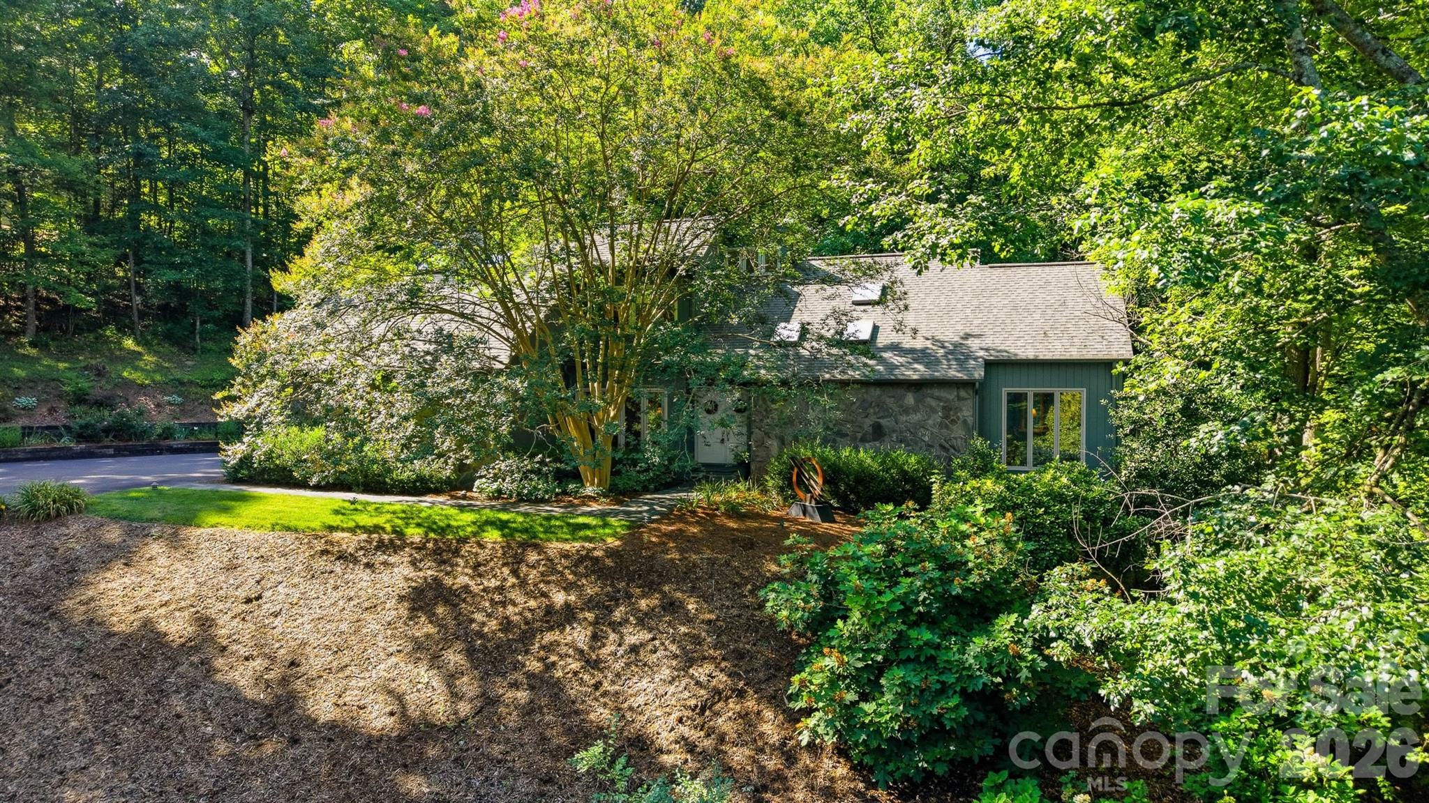 Single Family Residence at 414 Stonecroft Drive SE, Lenoir, photo 5 of 48