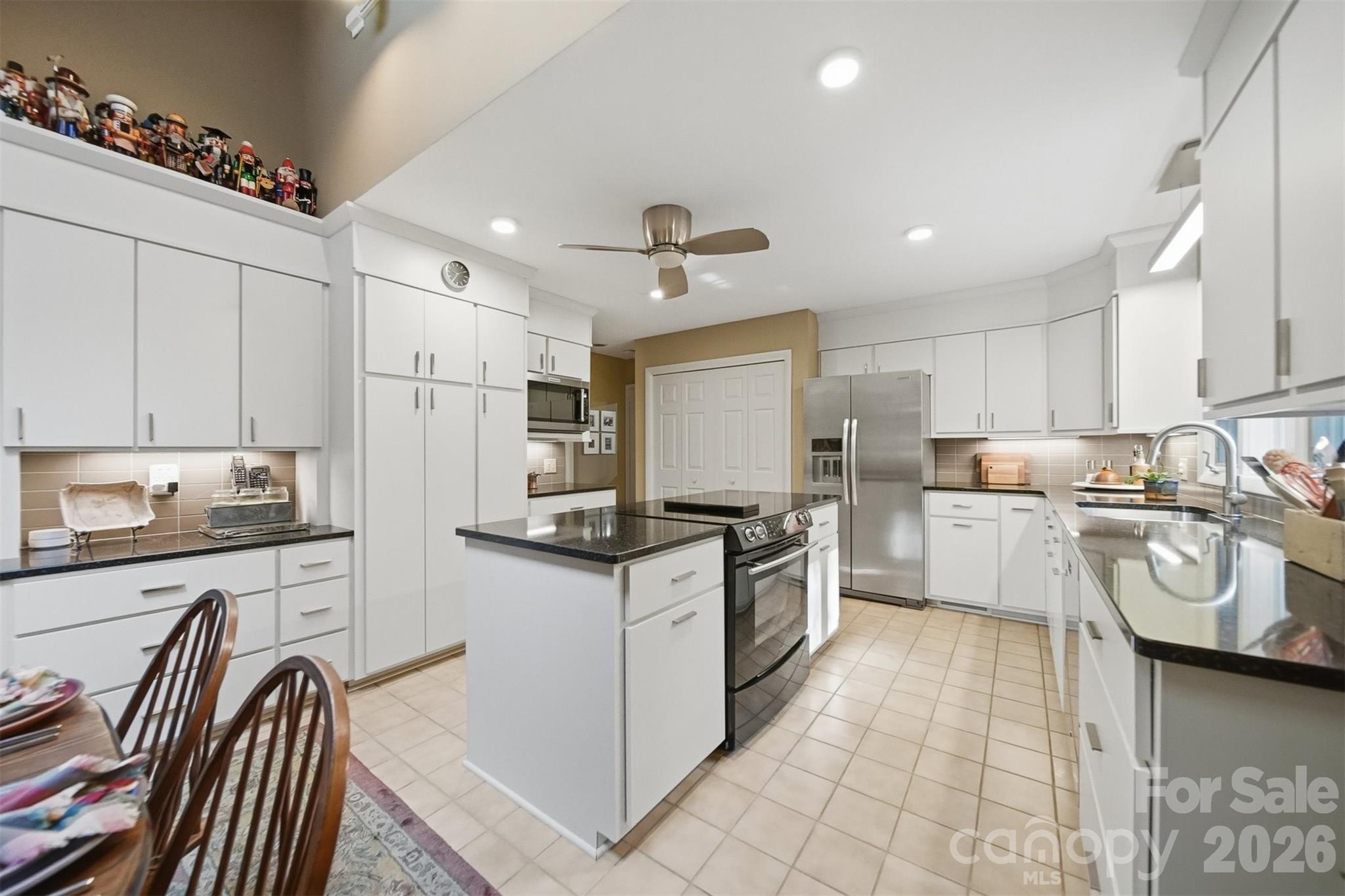 Single Family Residence at 414 Stonecroft Drive SE, Lenoir, photo 18 of 48