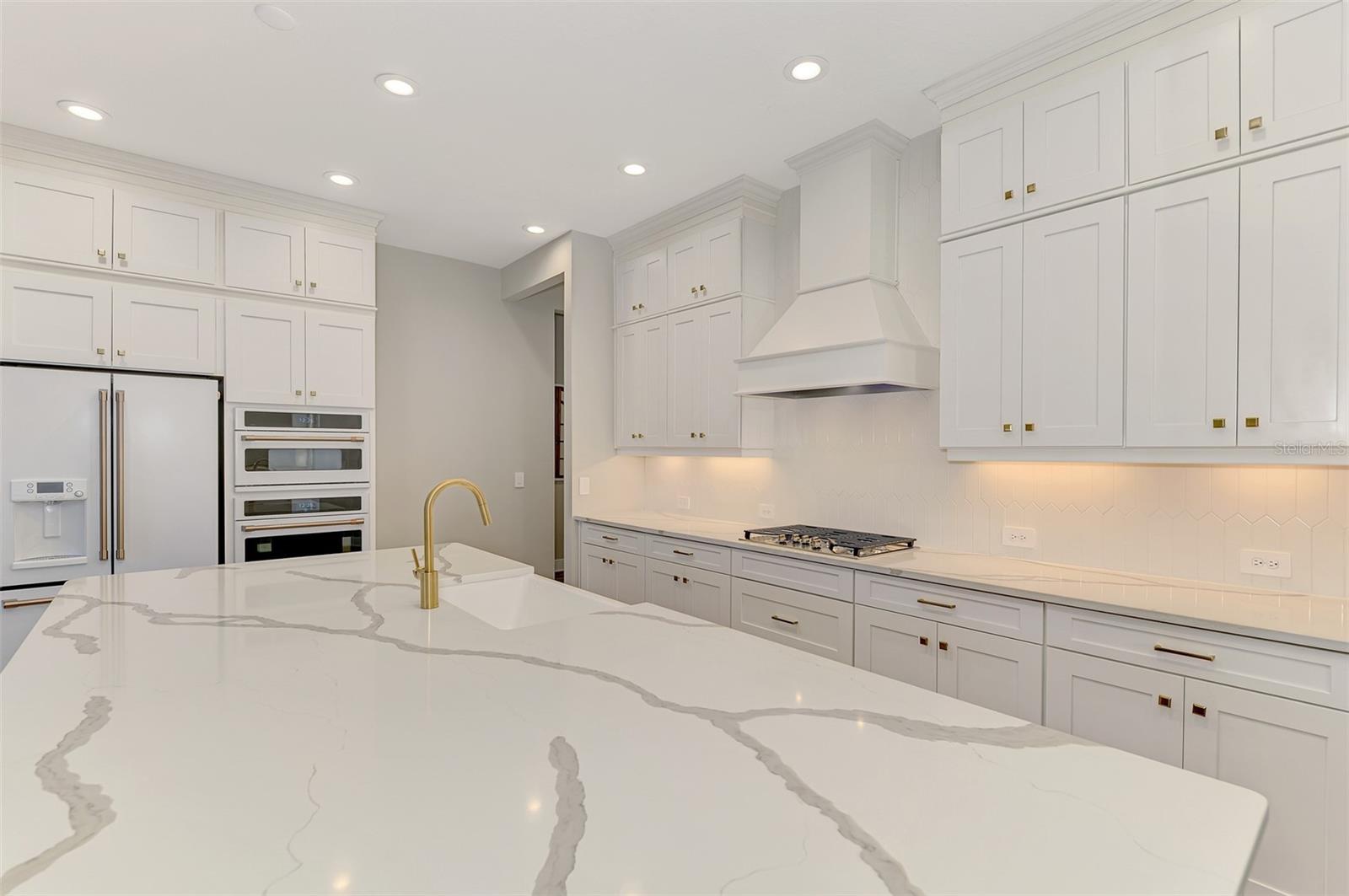 Kitchen - 12365 VIESTE CT, VENICE