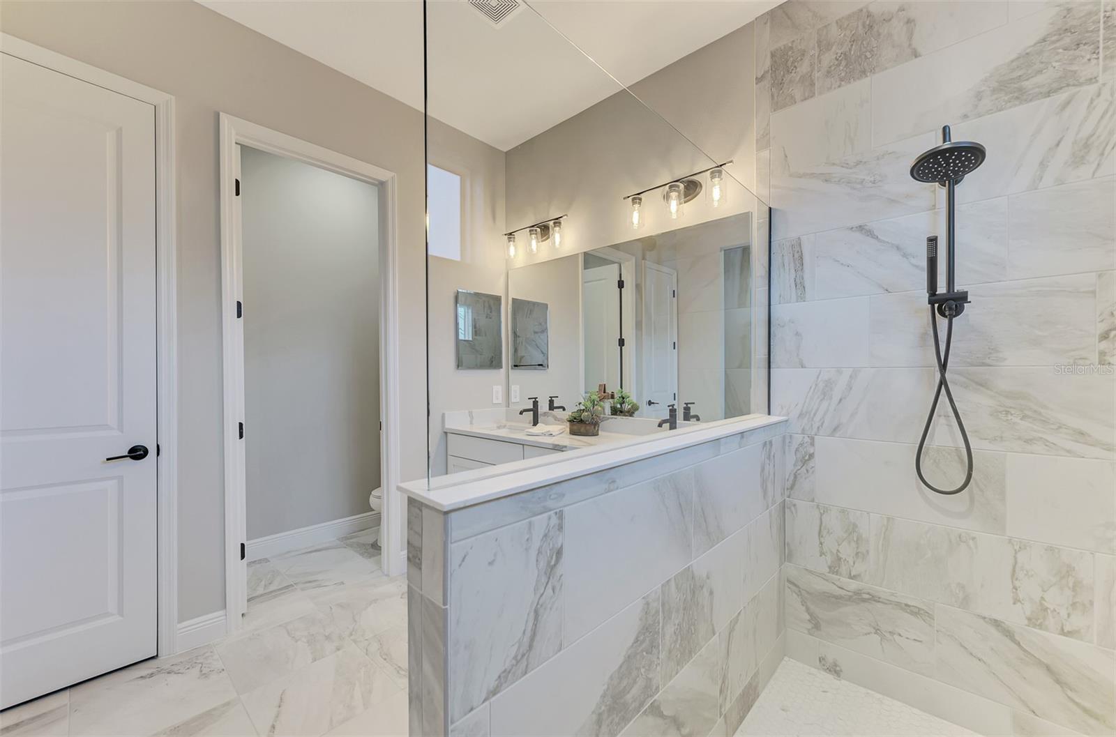 Master Bathroom - 12365 VIESTE CT, VENICE