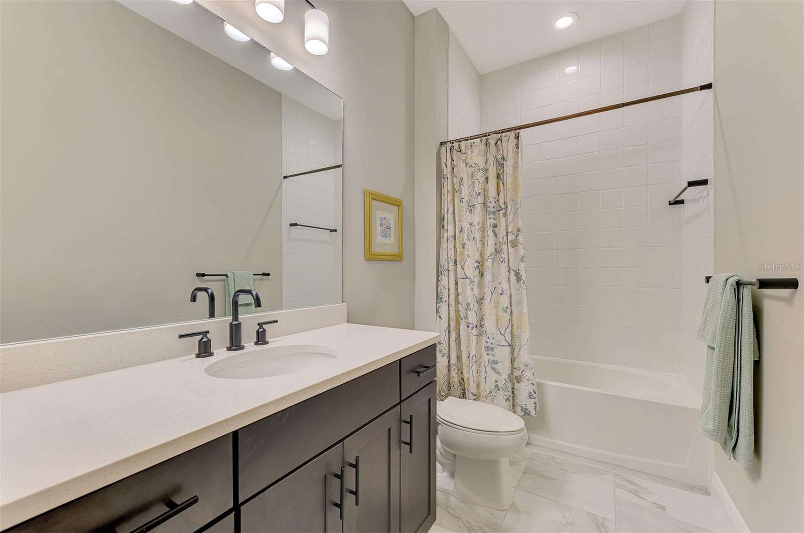 Guest Bathroom - 12365 VIESTE CT, VENICE
