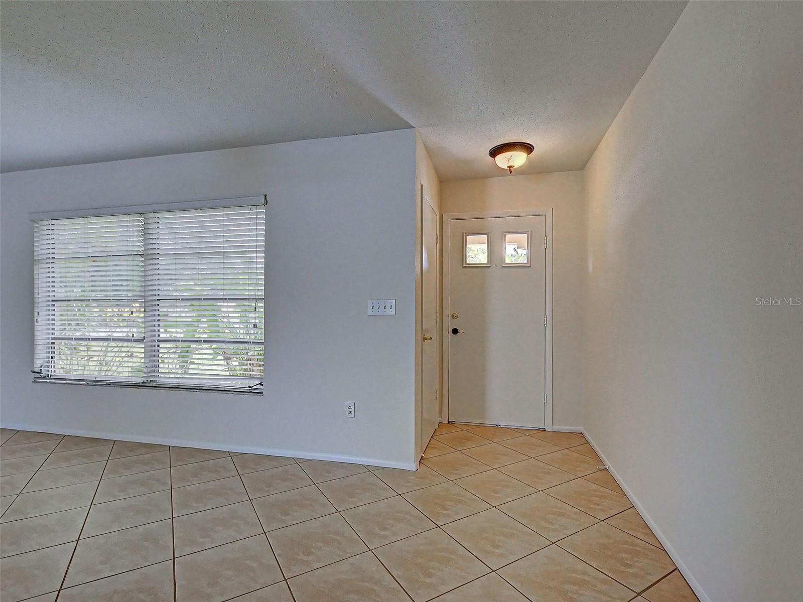Single Family Residence at 3640 STERLING RD, VENICE, photo 11 of 46
