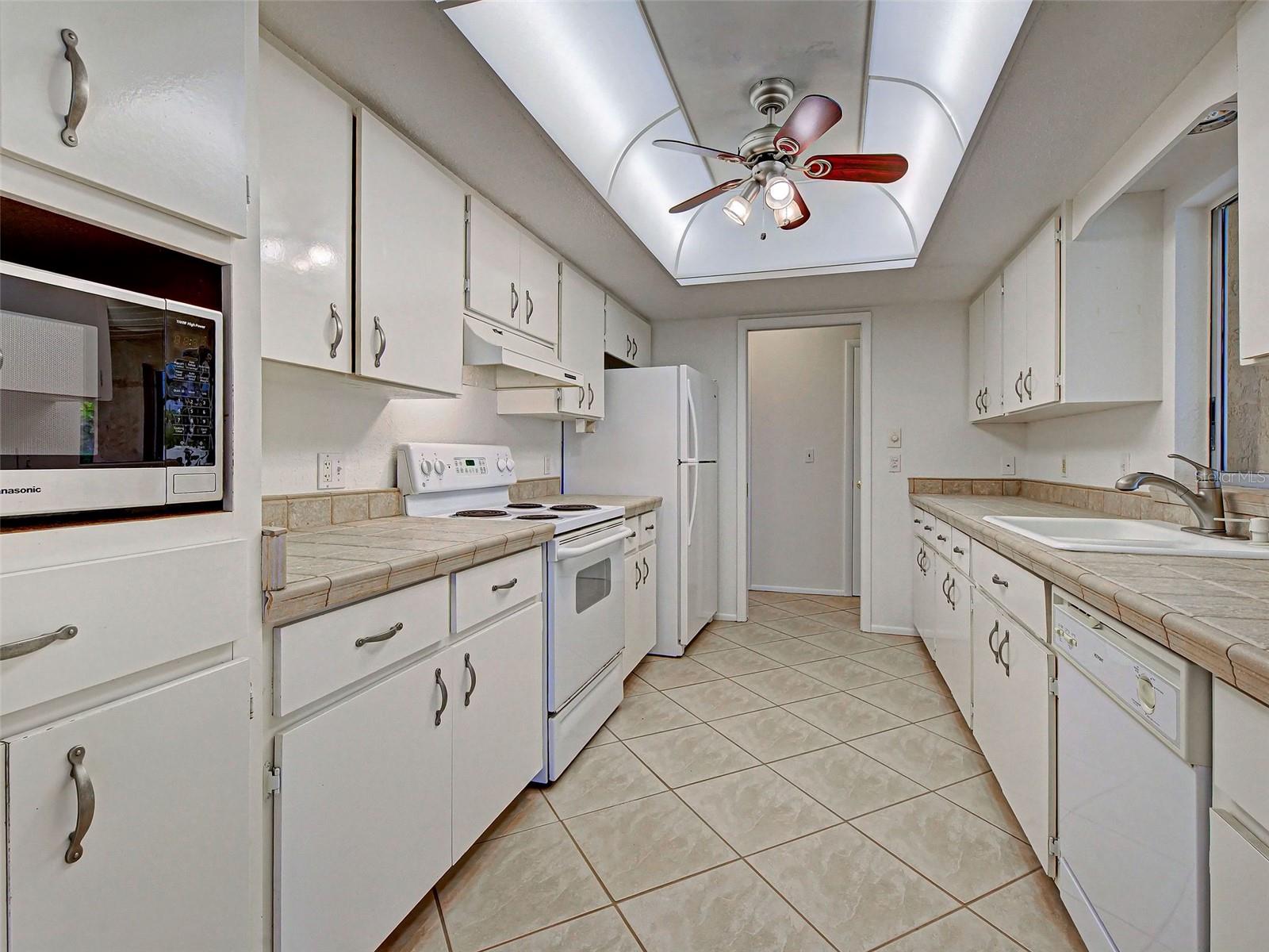 Single Family Residence at 3640 STERLING RD, VENICE, photo 20 of 46