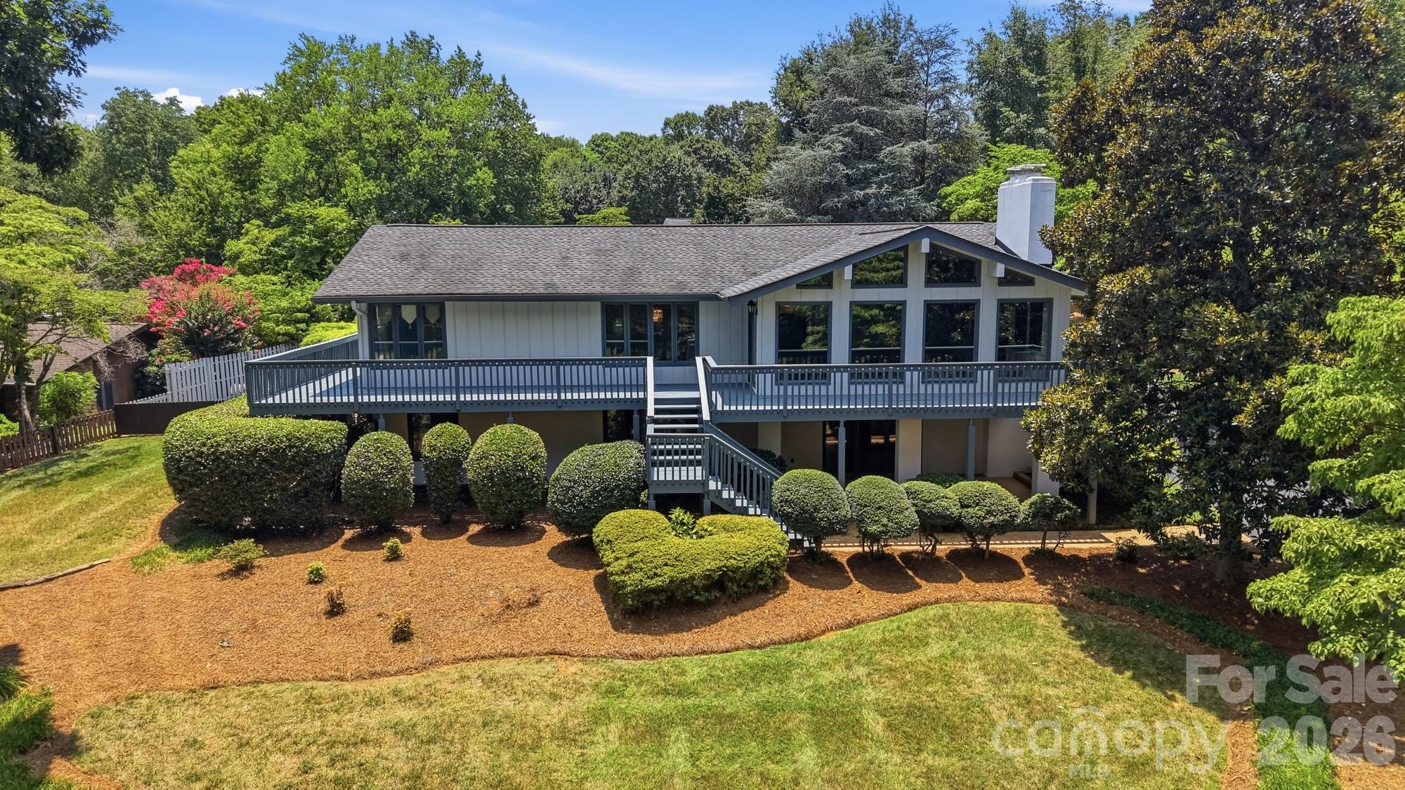 Single Family Residence at 1507 Heatherloch Drive, Gastonia, photo 3 of 48