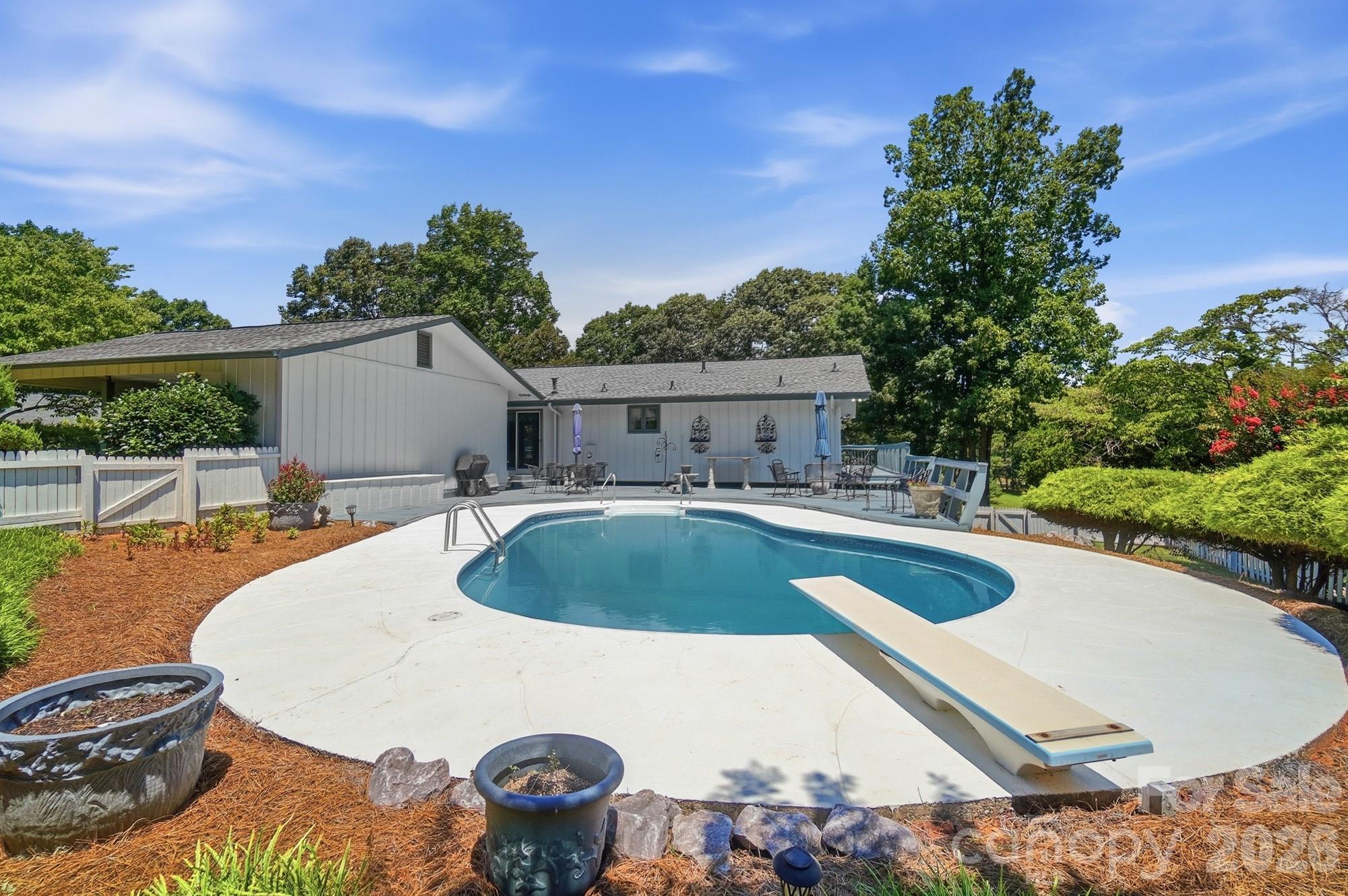 Landscaped Area Around Pool - 1507 Heatherloch Drive, Gastonia