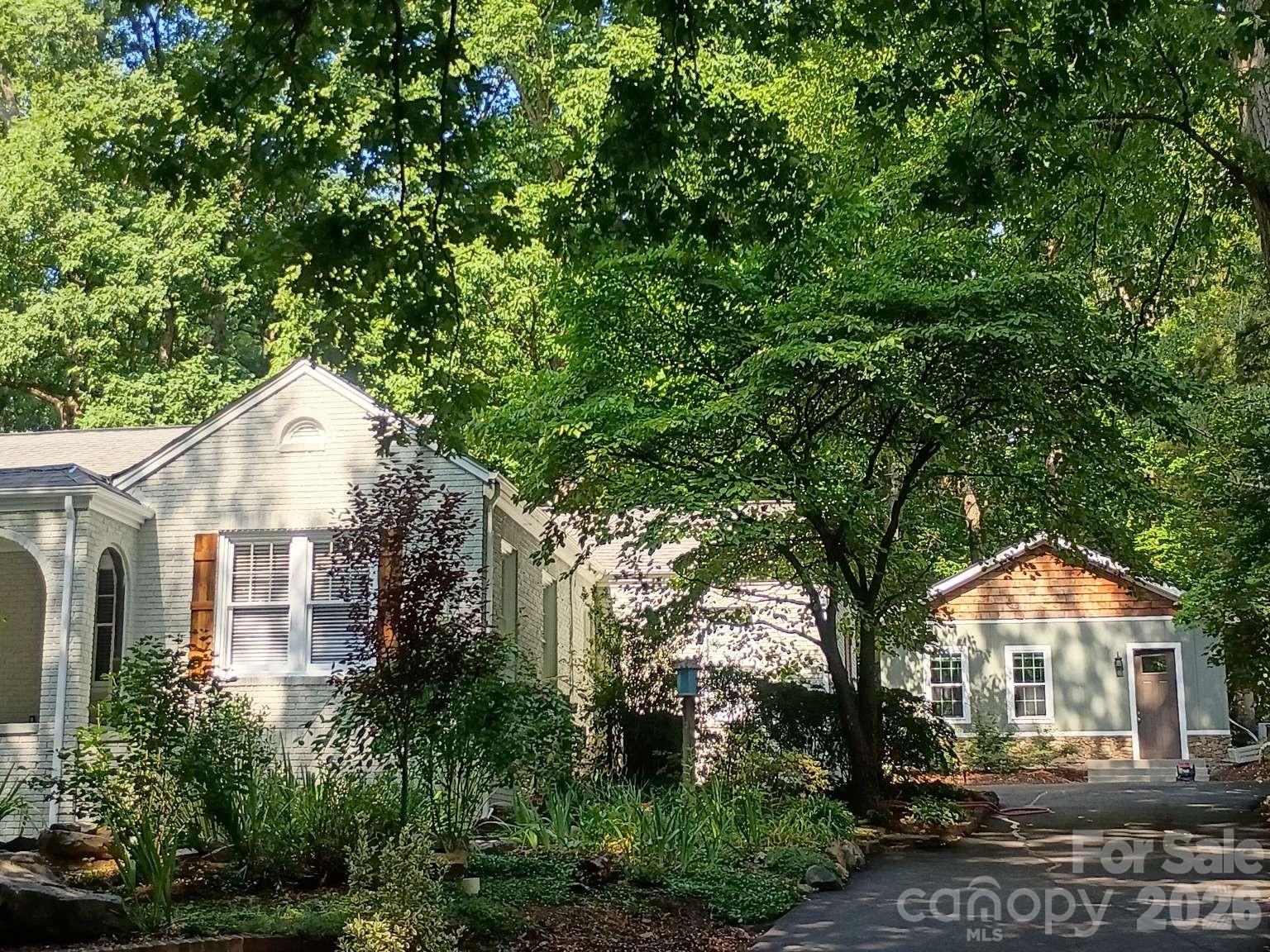 Single Family Residence at 403 N Cannon Boulevard, Kannapolis, photo 2 of 24