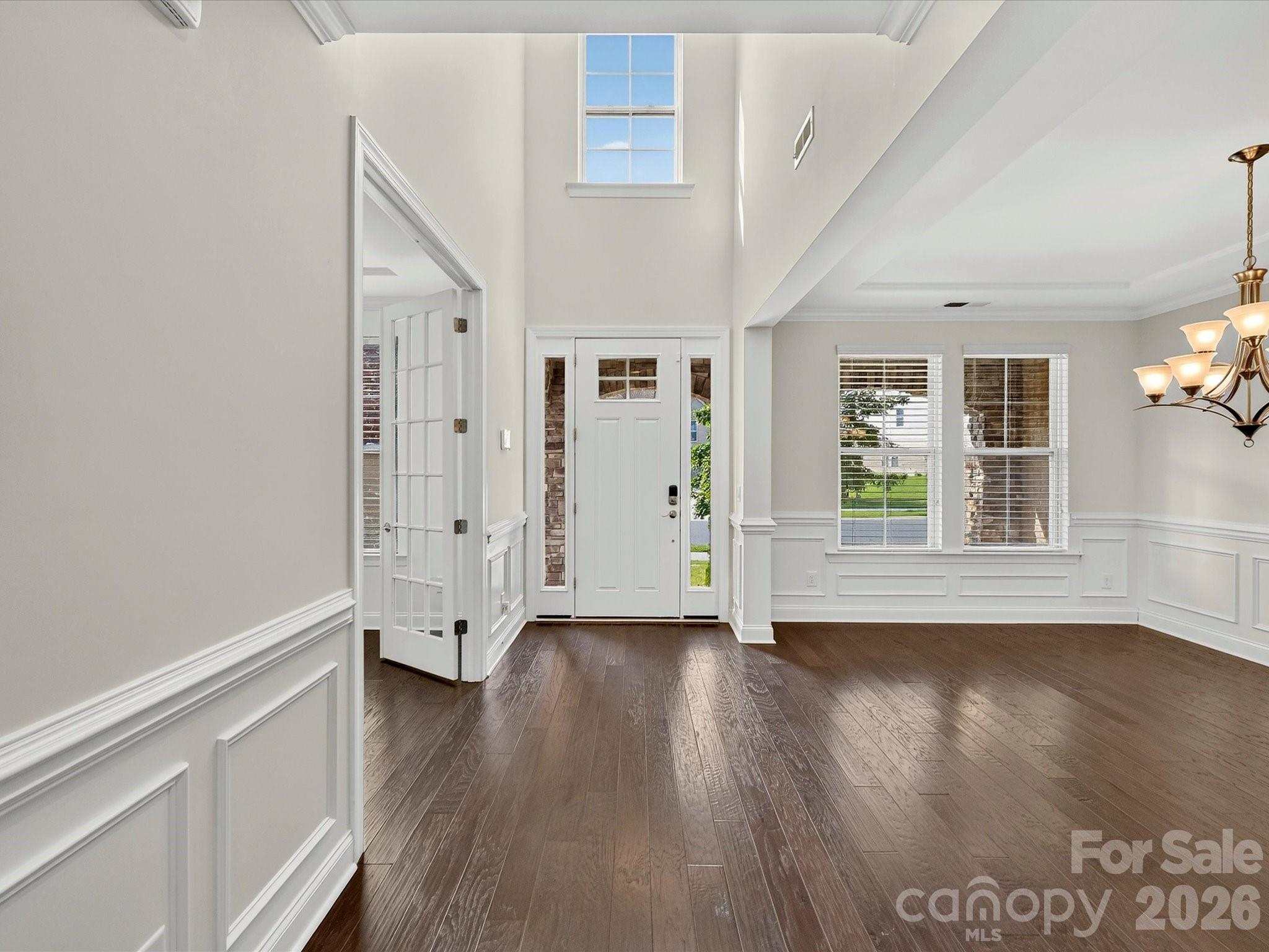 2-story foyer - 317 Somerled Way, Waxhaw