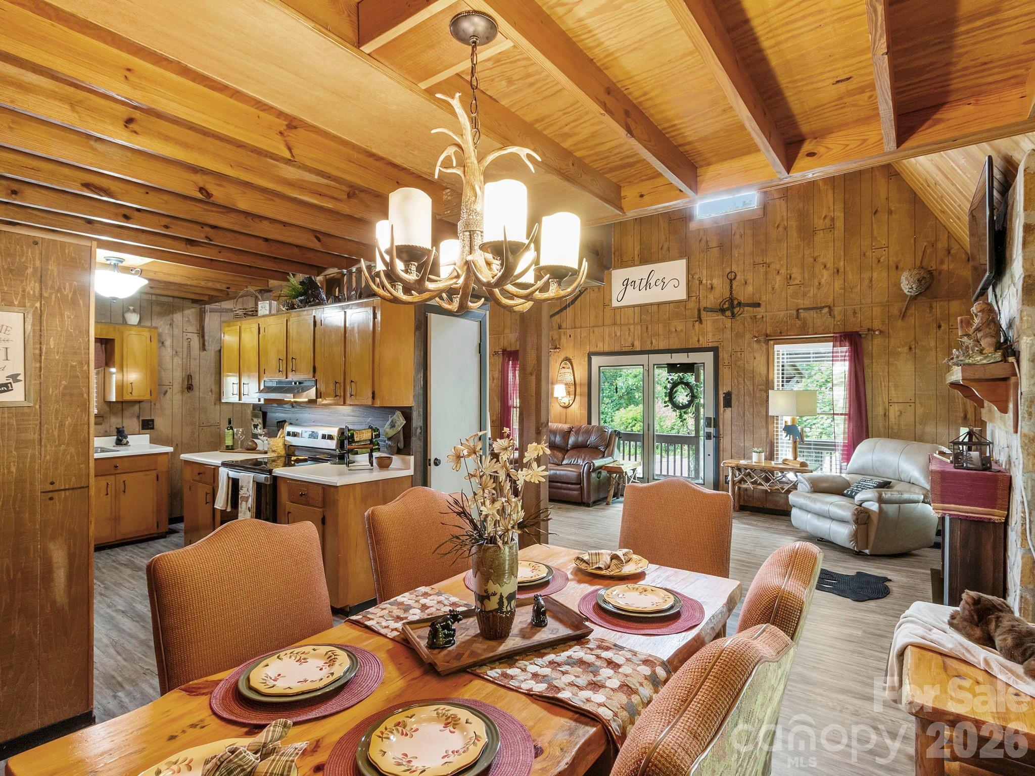 Dining area - 1901 Blue Rock Road, Burnsville
