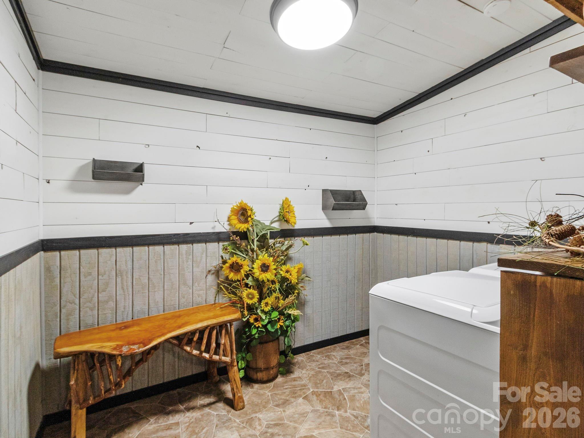 Laundry - 1901 Blue Rock Road, Burnsville