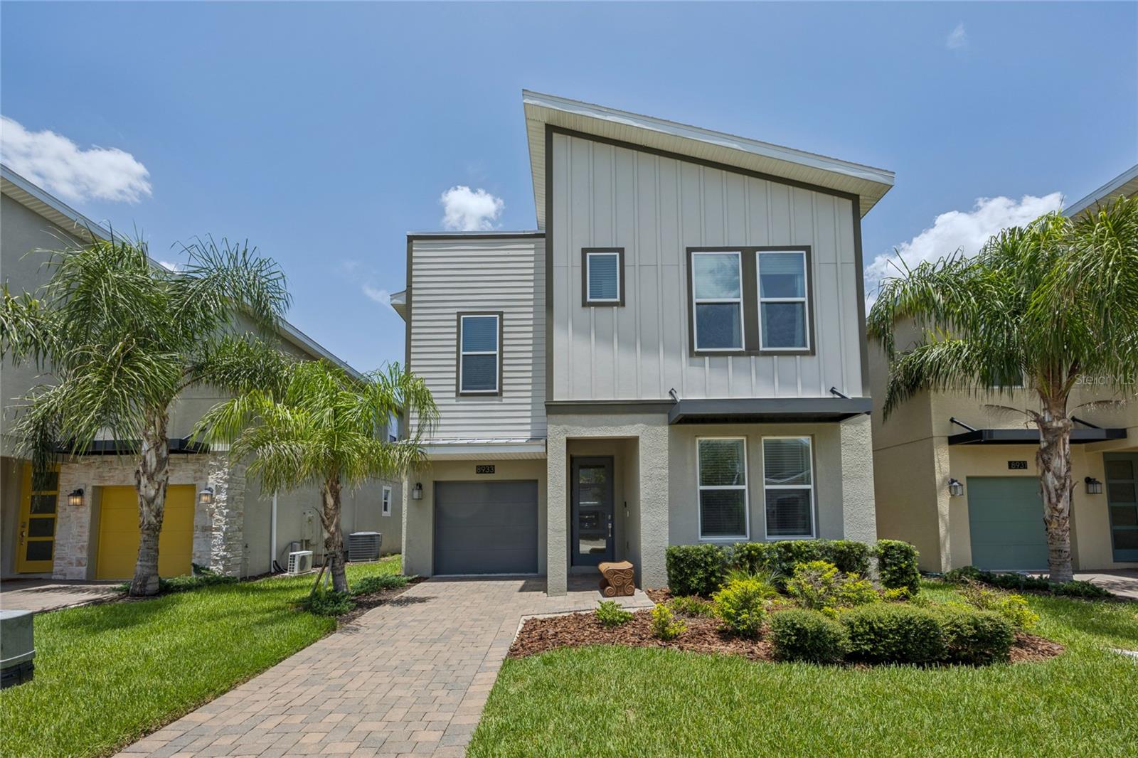 8933 CABOT CLIFFS DR