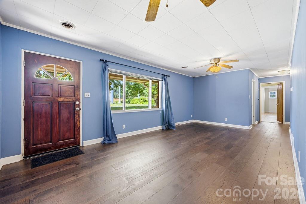 Single Family Residence at 88 Lost Creek Drive, Flat Rock, photo 11 of 34