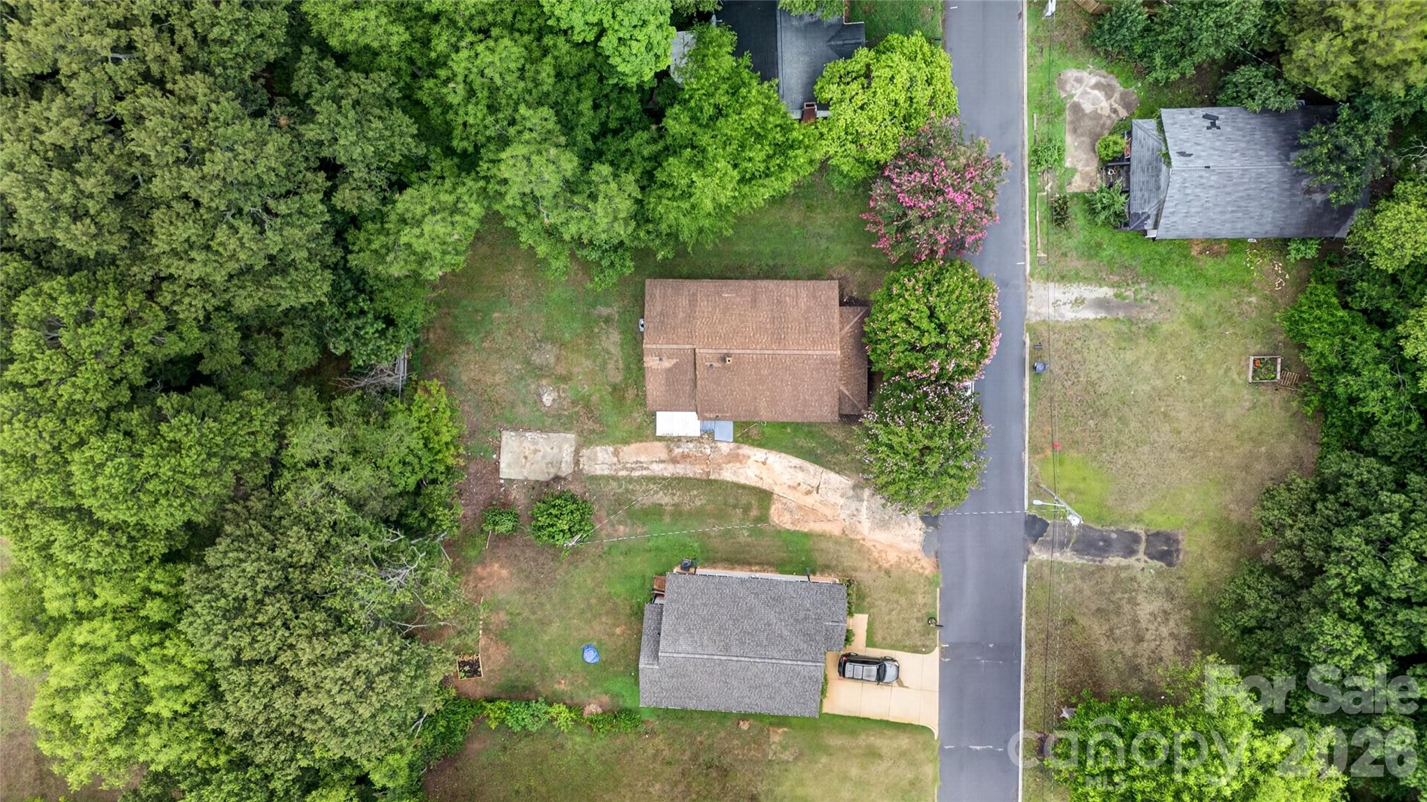 Single Family Residence at 216 W Shannonhouse Street, Shelby, photo 2 of 38