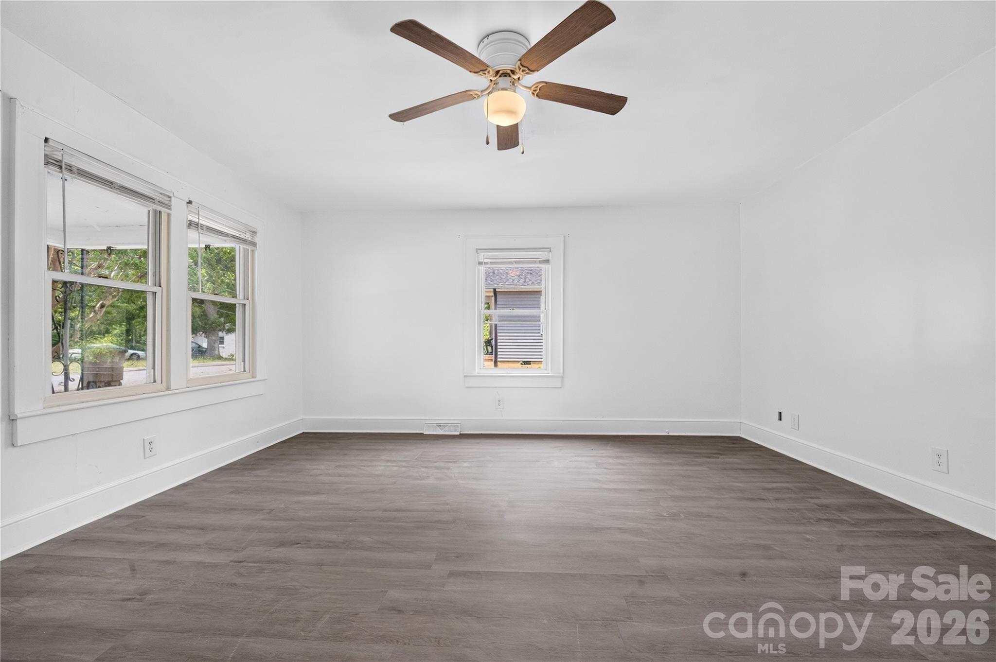 Living room - 216 W Shannonhouse Street, Shelby