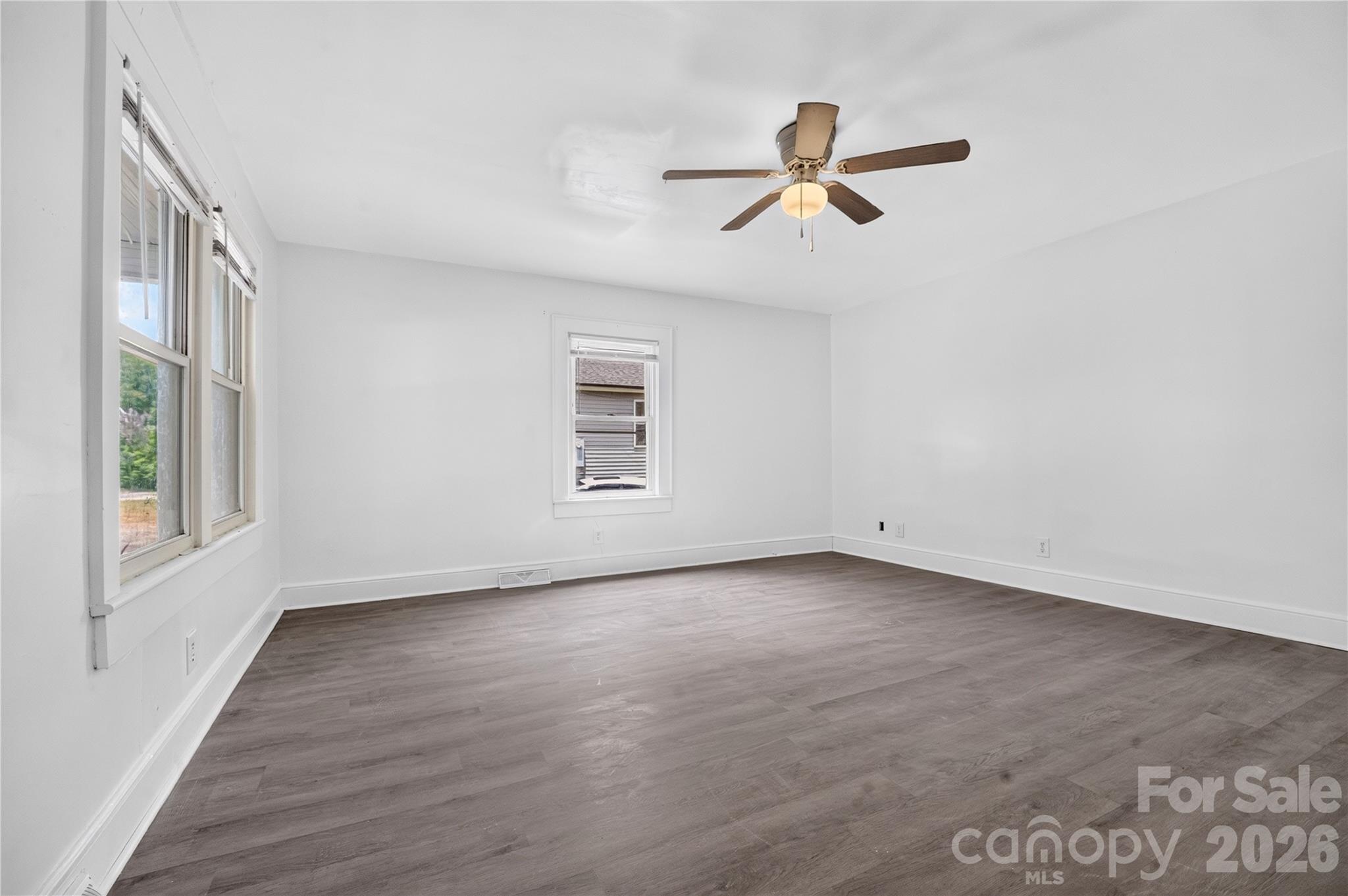 Single Family Residence at 216 W Shannonhouse Street, Shelby, photo 9 of 38