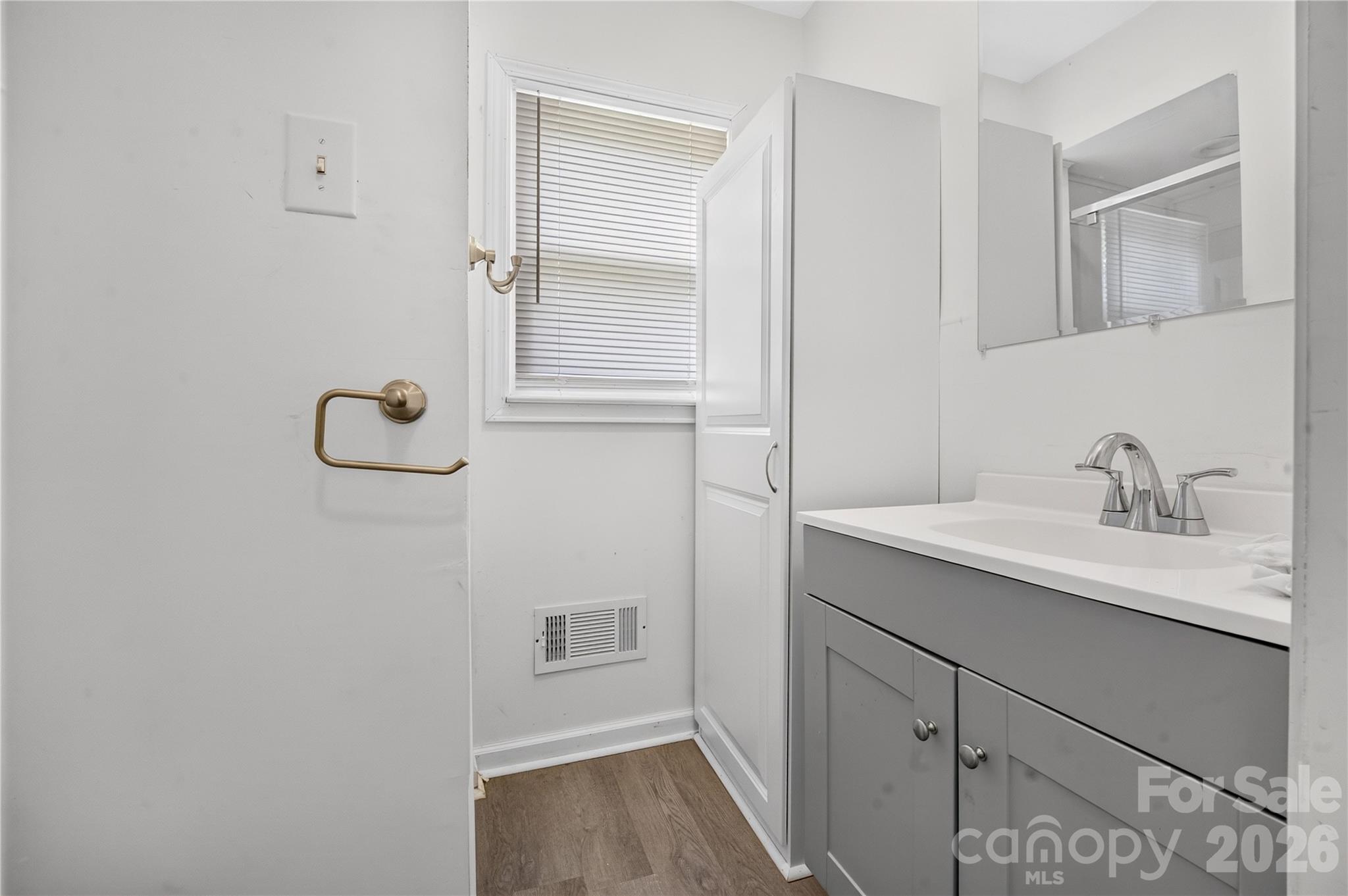 2nd bathroom - 216 W Shannonhouse Street, Shelby