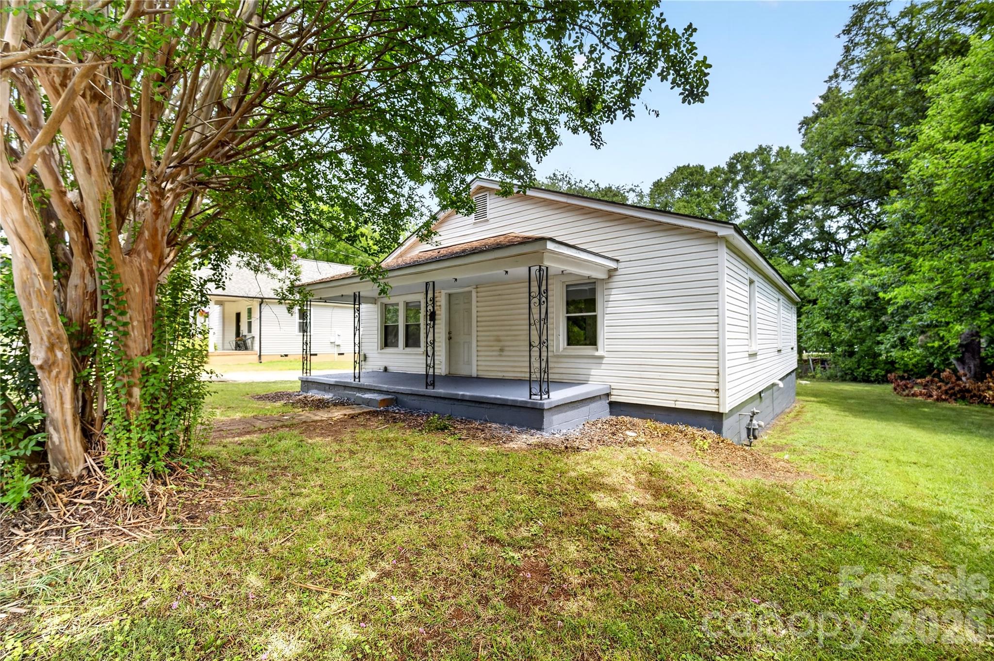 Single Family Residence at 216 W Shannonhouse Street, Shelby, photo 31 of 38
