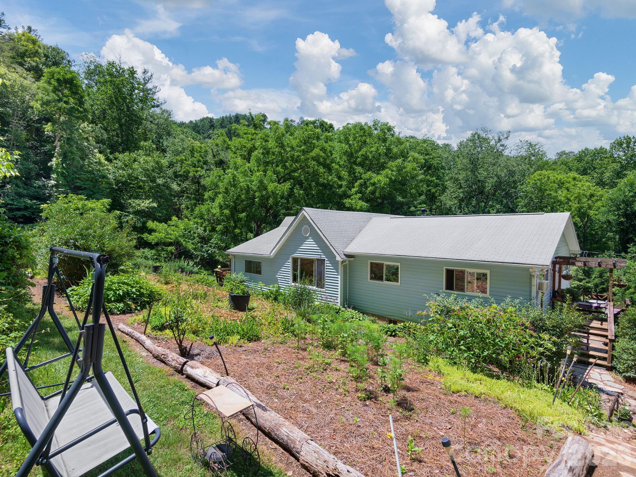 Single Family Residence at 46 Perennial Ridge, Weaverville, photo 5 of 46