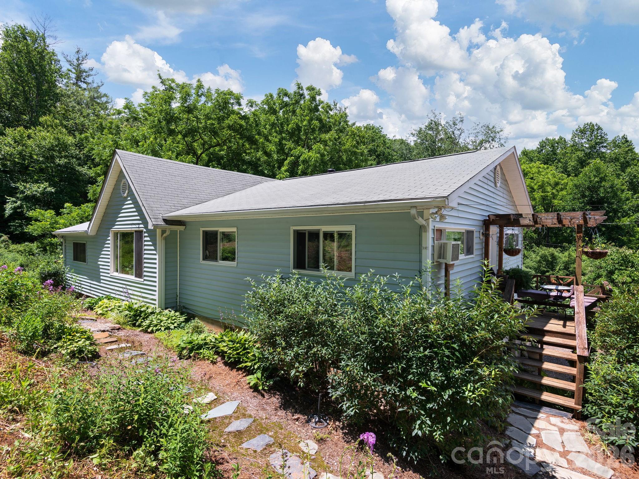 Single Family Residence at 46 Perennial Ridge, Weaverville, photo 6 of 46