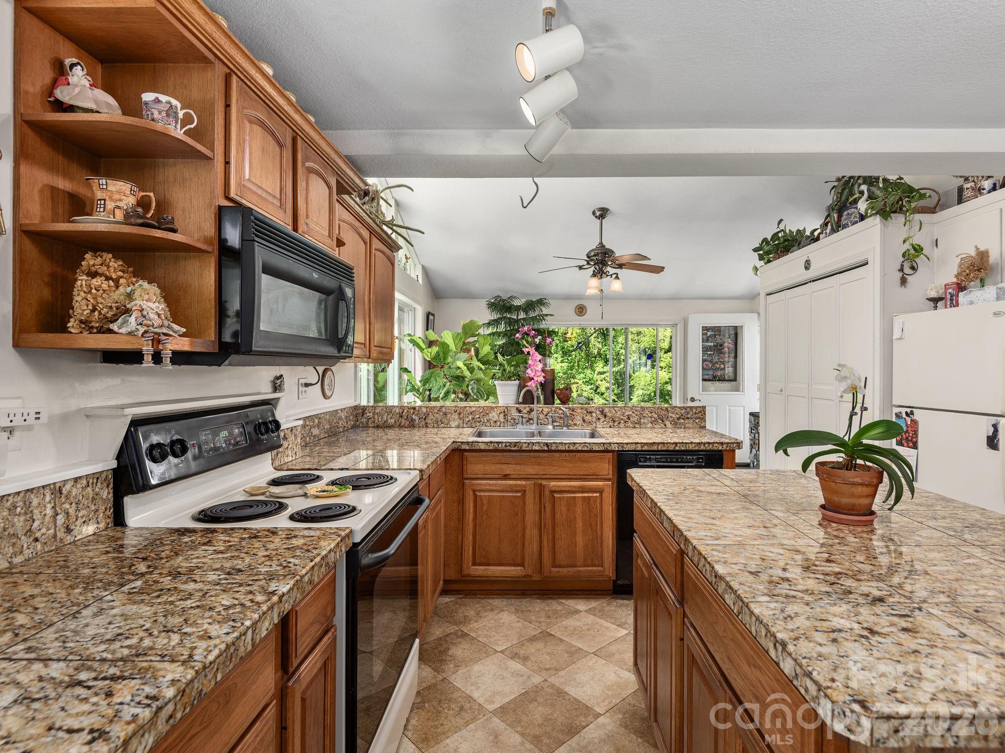 Single Family Residence at 46 Perennial Ridge, Weaverville, photo 14 of 46