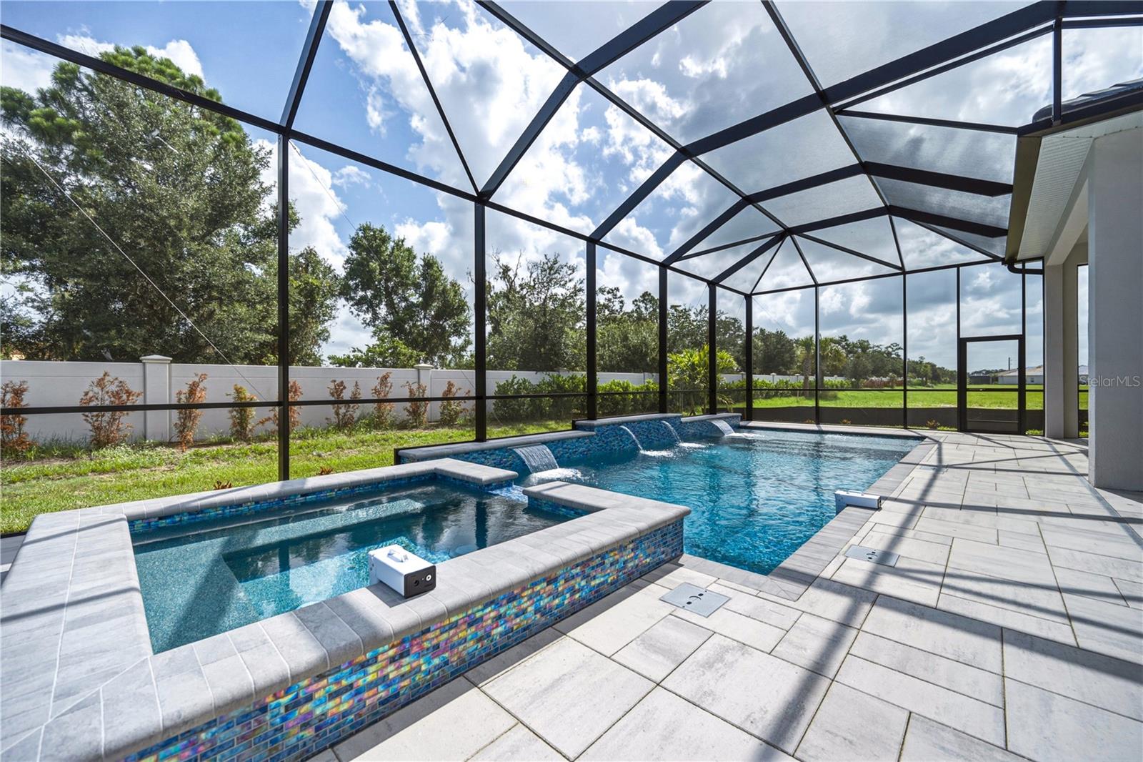 Single Family Residence at 17547 PALMISTE DR, BRADENTON, photo 3 of 52