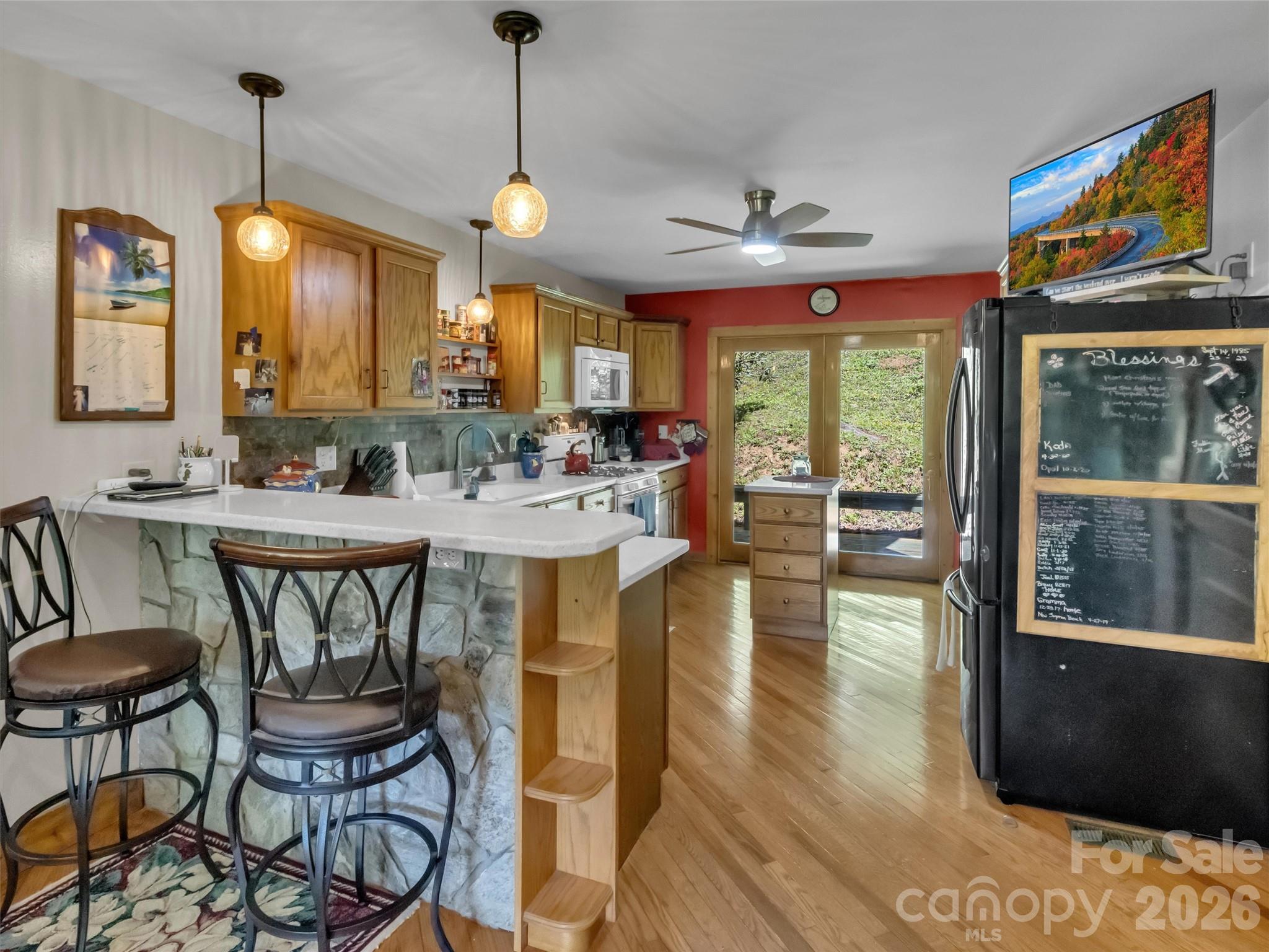 Single Family Residence at 150 Sorghum Drive, Waynesville, photo 11 of 38
