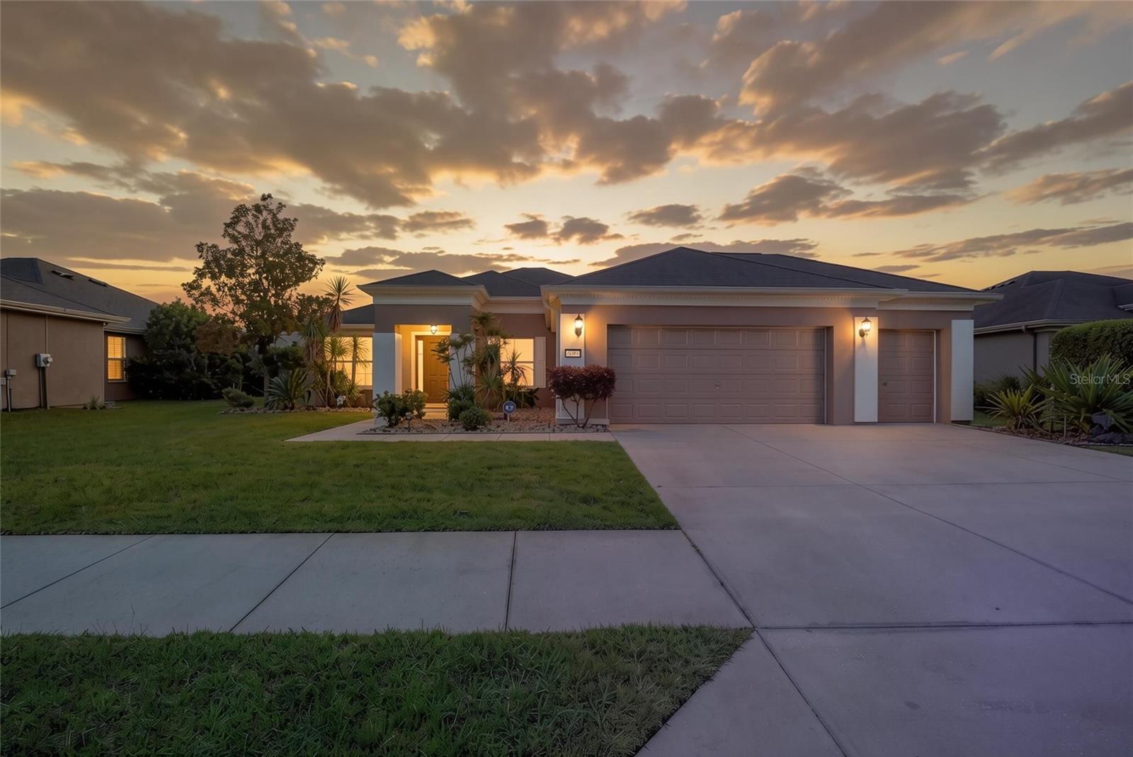 Single Family Residence at 9876 SW 69TH LN, OCALA