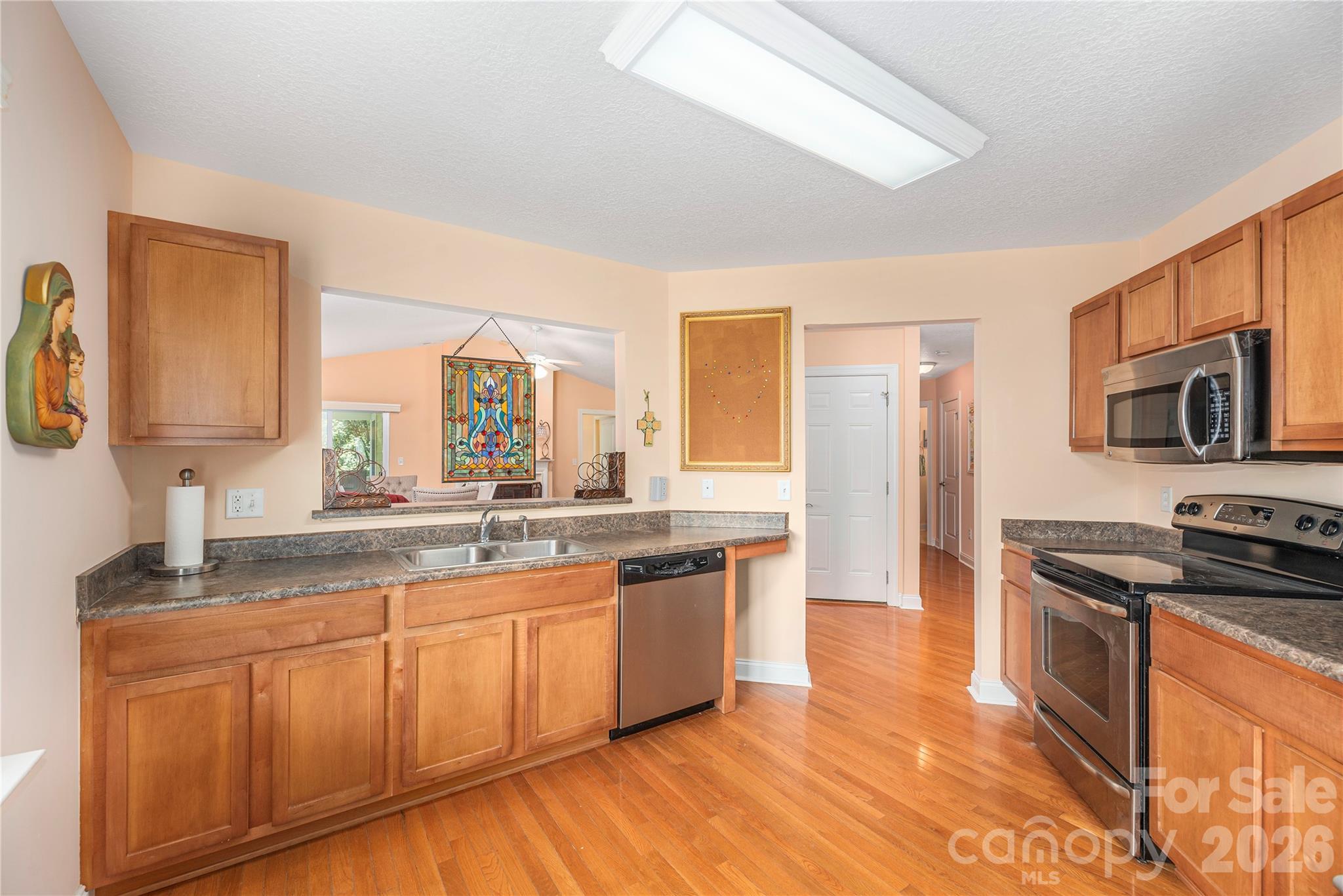 Single Family Residence at 41 Little Fox Lane, Fletcher, photo 13 of 42