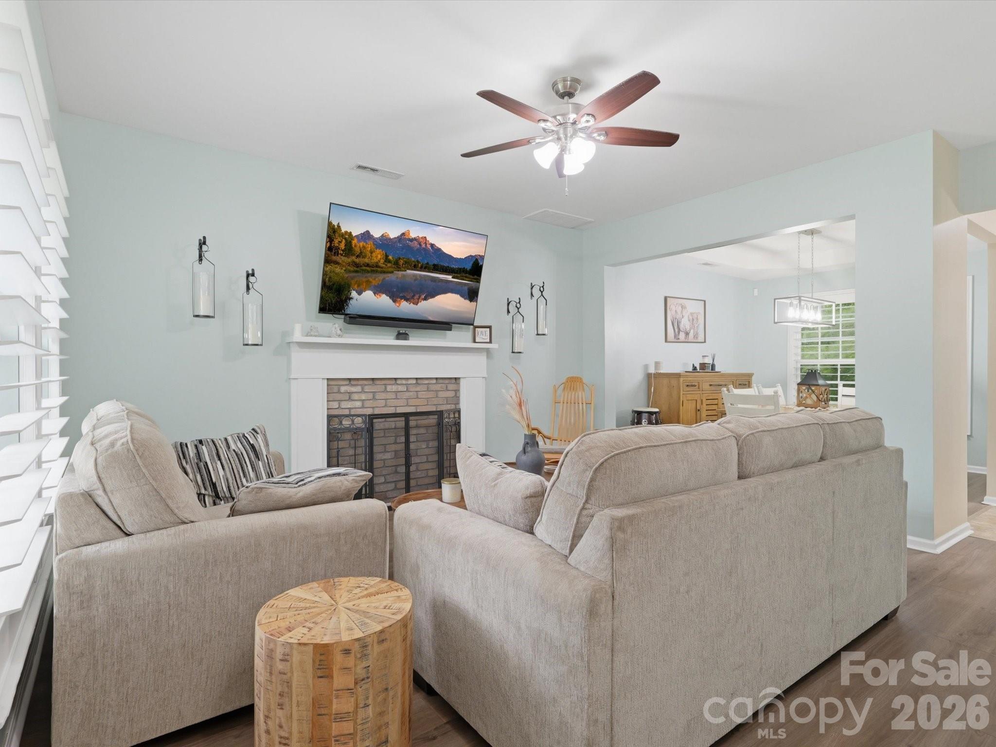 Single Family Residence at 1566 Glenbar Court, Clover, photo 12 of 48