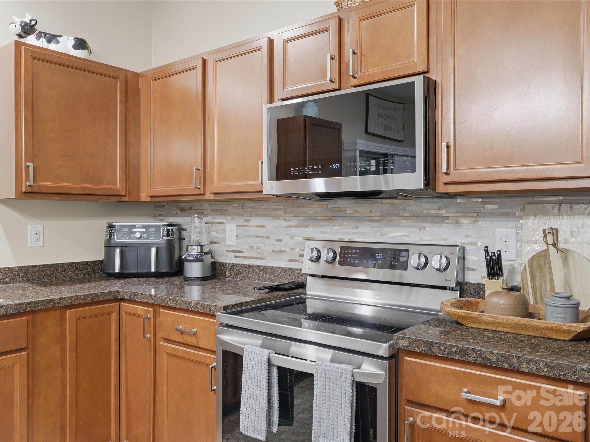Single Family Residence at 1566 Glenbar Court, Clover, photo 14 of 48
