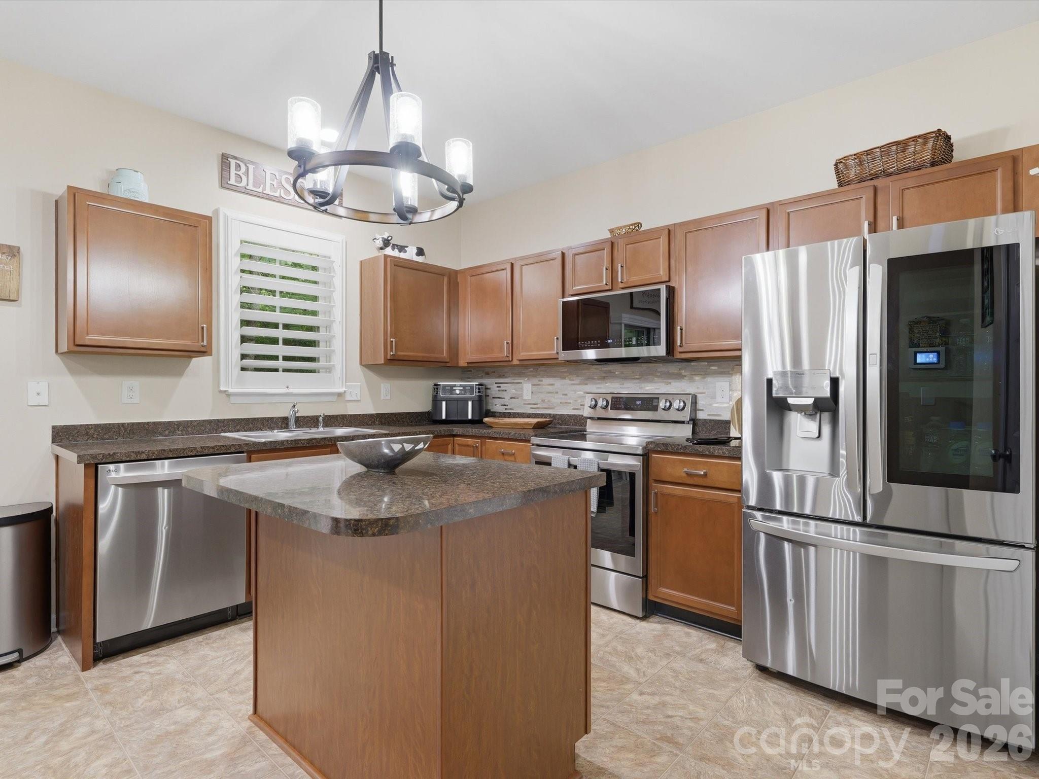 Single Family Residence at 1566 Glenbar Court, Clover, photo 18 of 48
