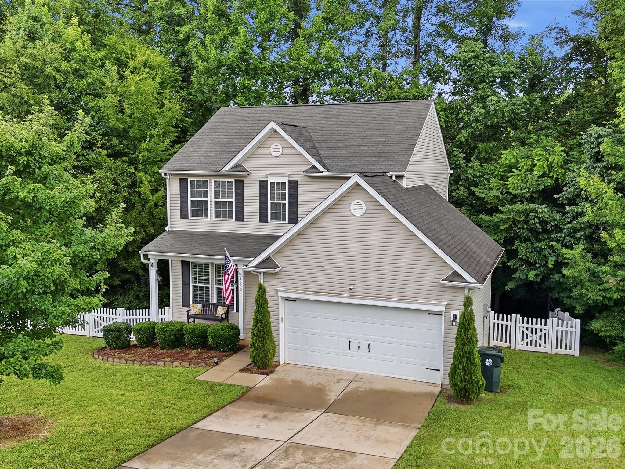 Single Family Residence at 1566 Glenbar Court, Clover, photo 40 of 48