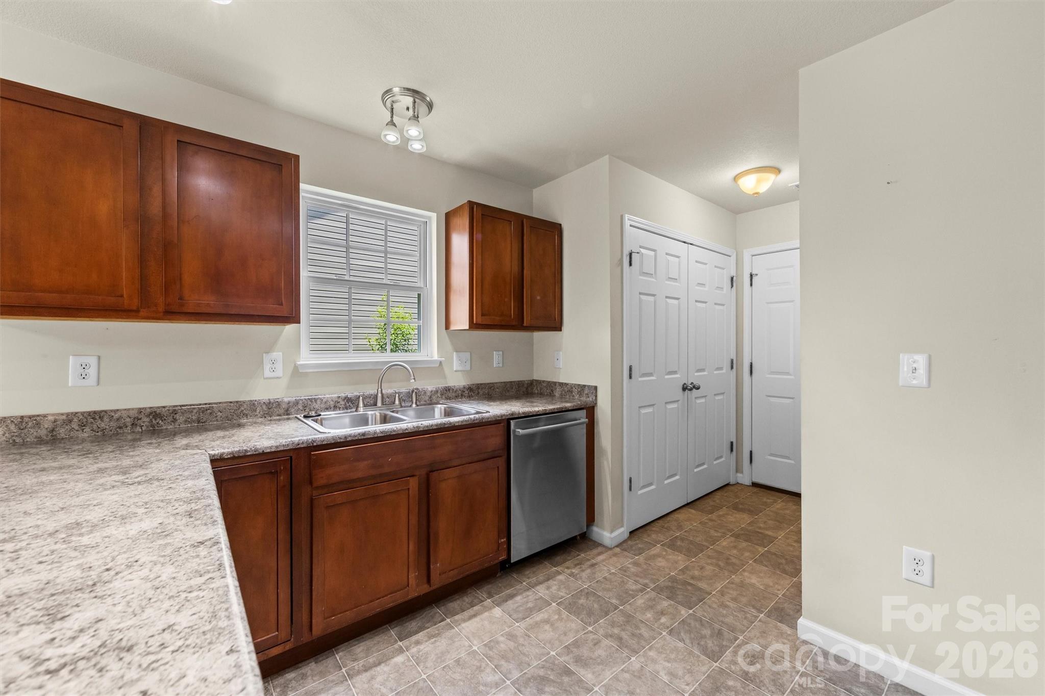 Kitchen - 58 Lilac Fields Way, Arden