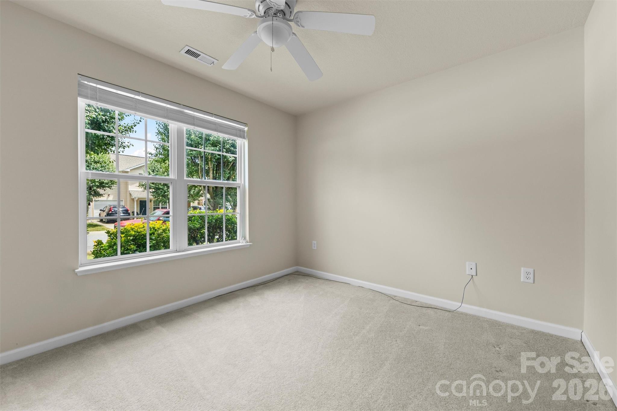 Guest Room - 58 Lilac Fields Way, Arden