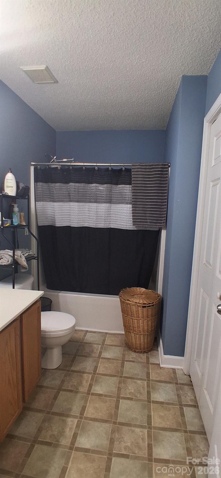 Hall Bath - 1148 Crowders Woods Drive, Gastonia
