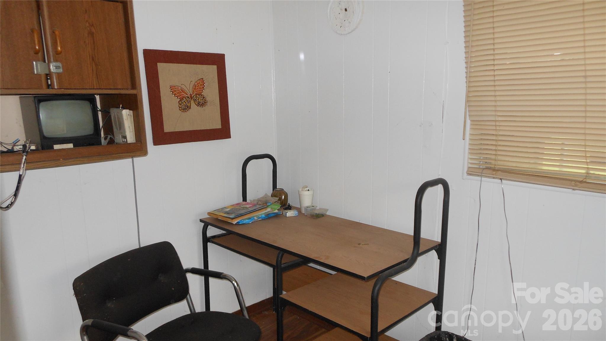 Manager's office - 1553 S Battleground Avenue, Kings Mountain