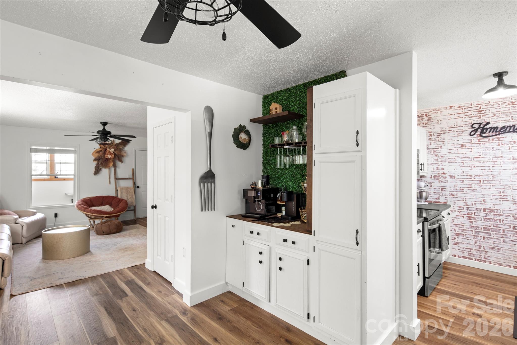 Single Family Residence at 354 Boulder View Drive, Flat Rock, photo 10 of 38