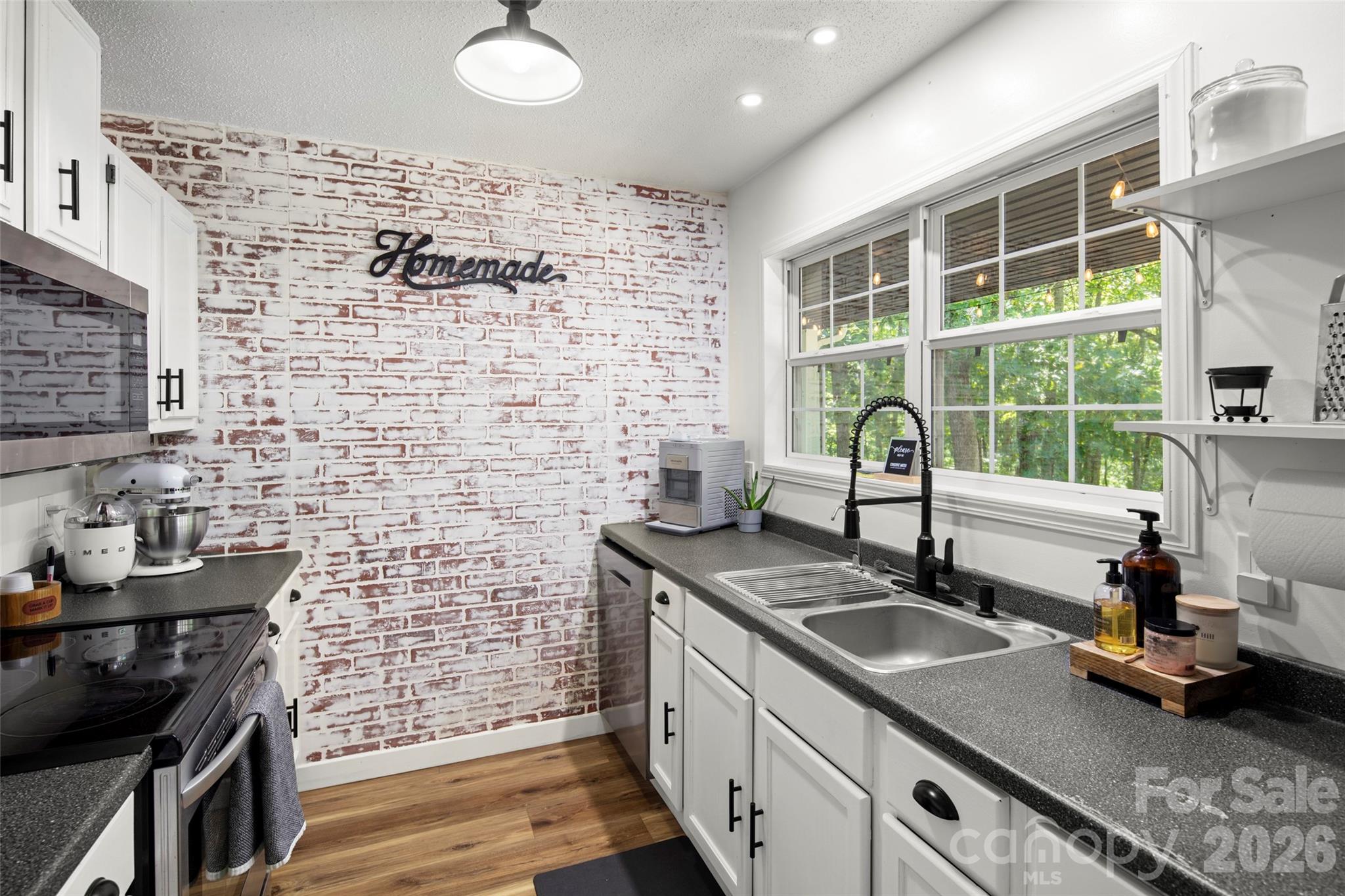 Single Family Residence at 354 Boulder View Drive, Flat Rock, photo 12 of 38