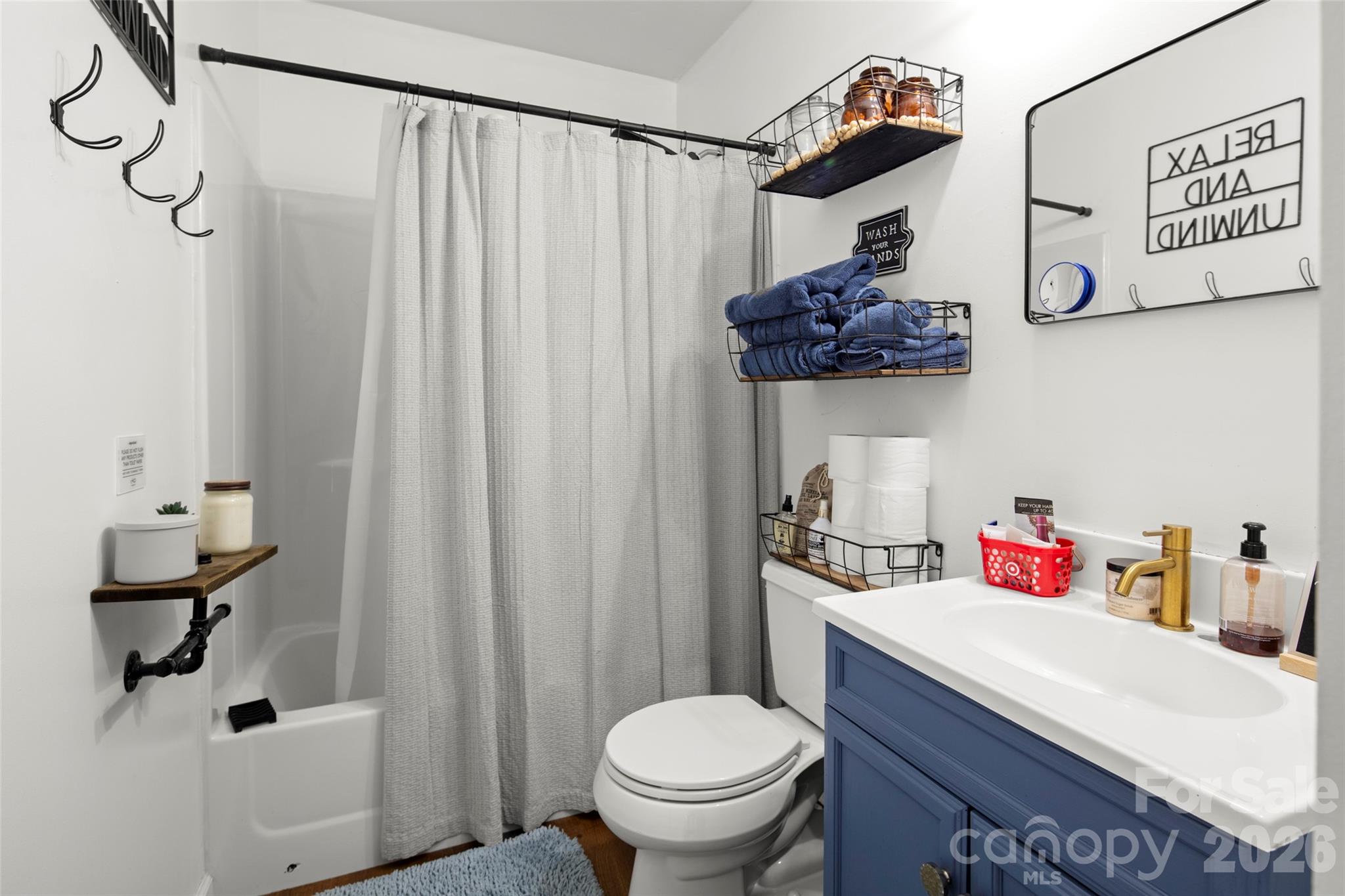 2nd floor bathroom - 354 Boulder View Drive, Flat Rock