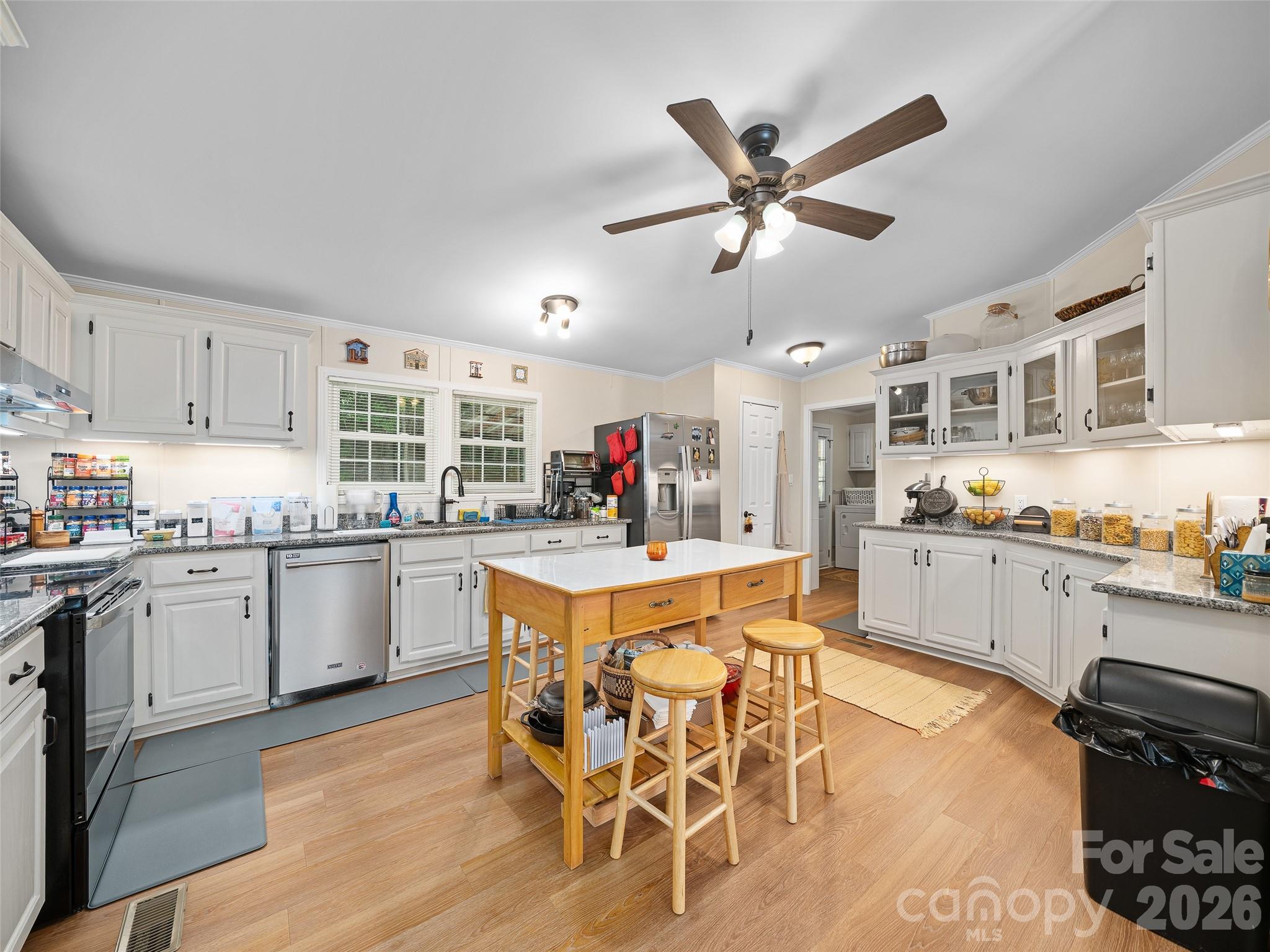 kitchen - 201 Franklin Village Road, Spruce Pine