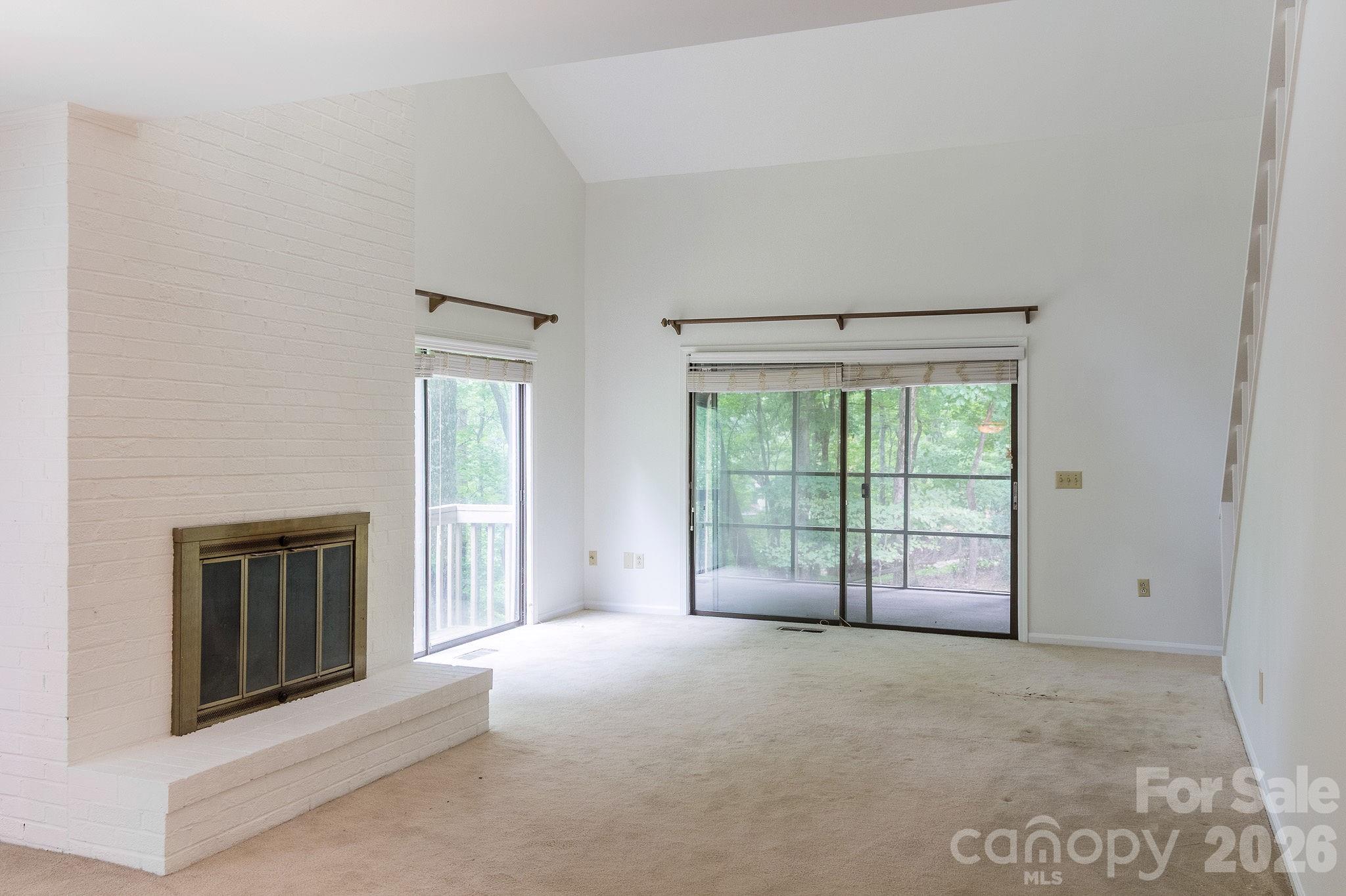 Condominium at 17 Knoll Drive, Columbus, photo 4 of 31