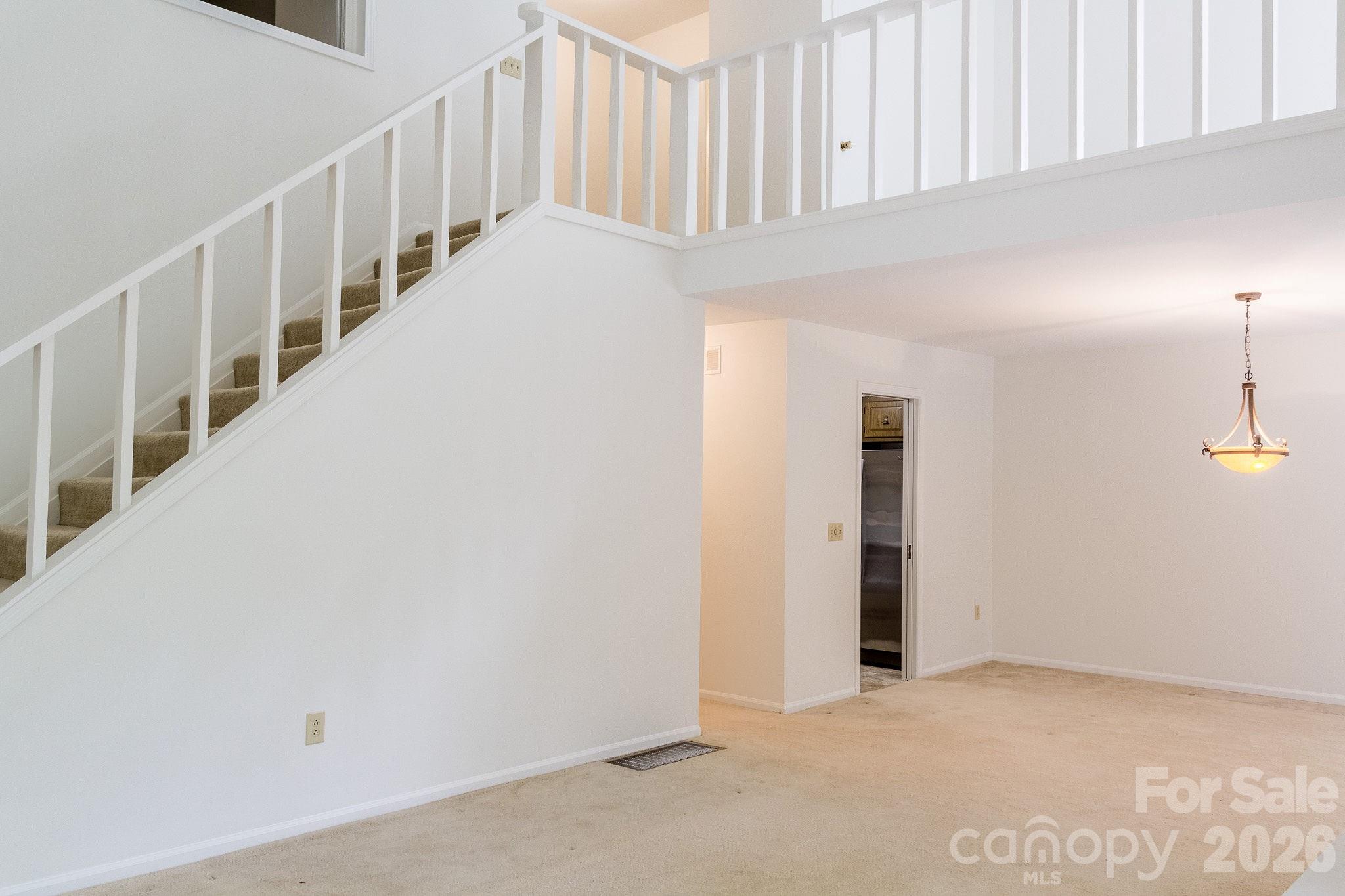Condominium at 17 Knoll Drive, Columbus, photo 5 of 31