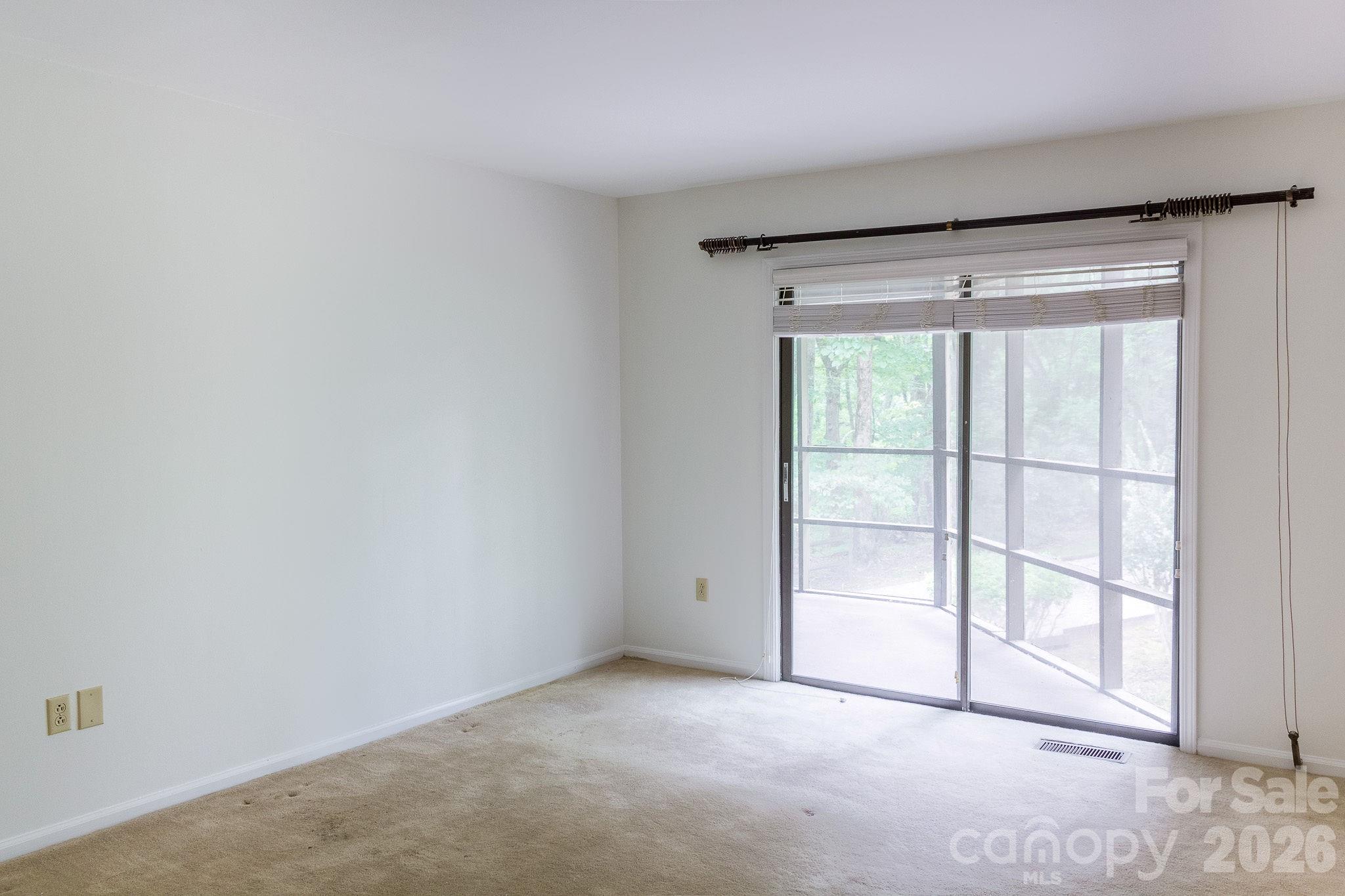 Condominium at 17 Knoll Drive, Columbus, photo 14 of 31