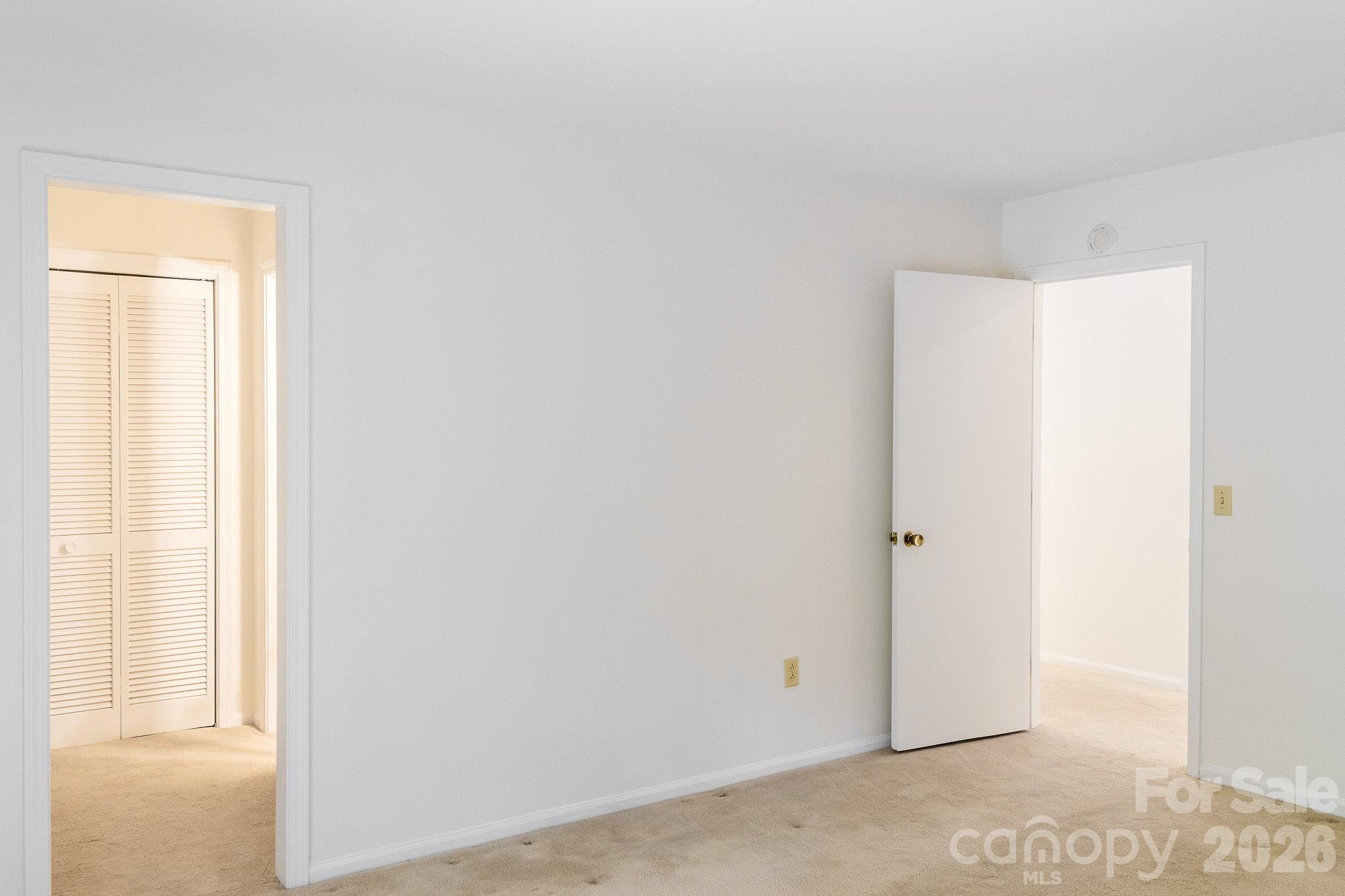Condominium at 17 Knoll Drive, Columbus, photo 16 of 31