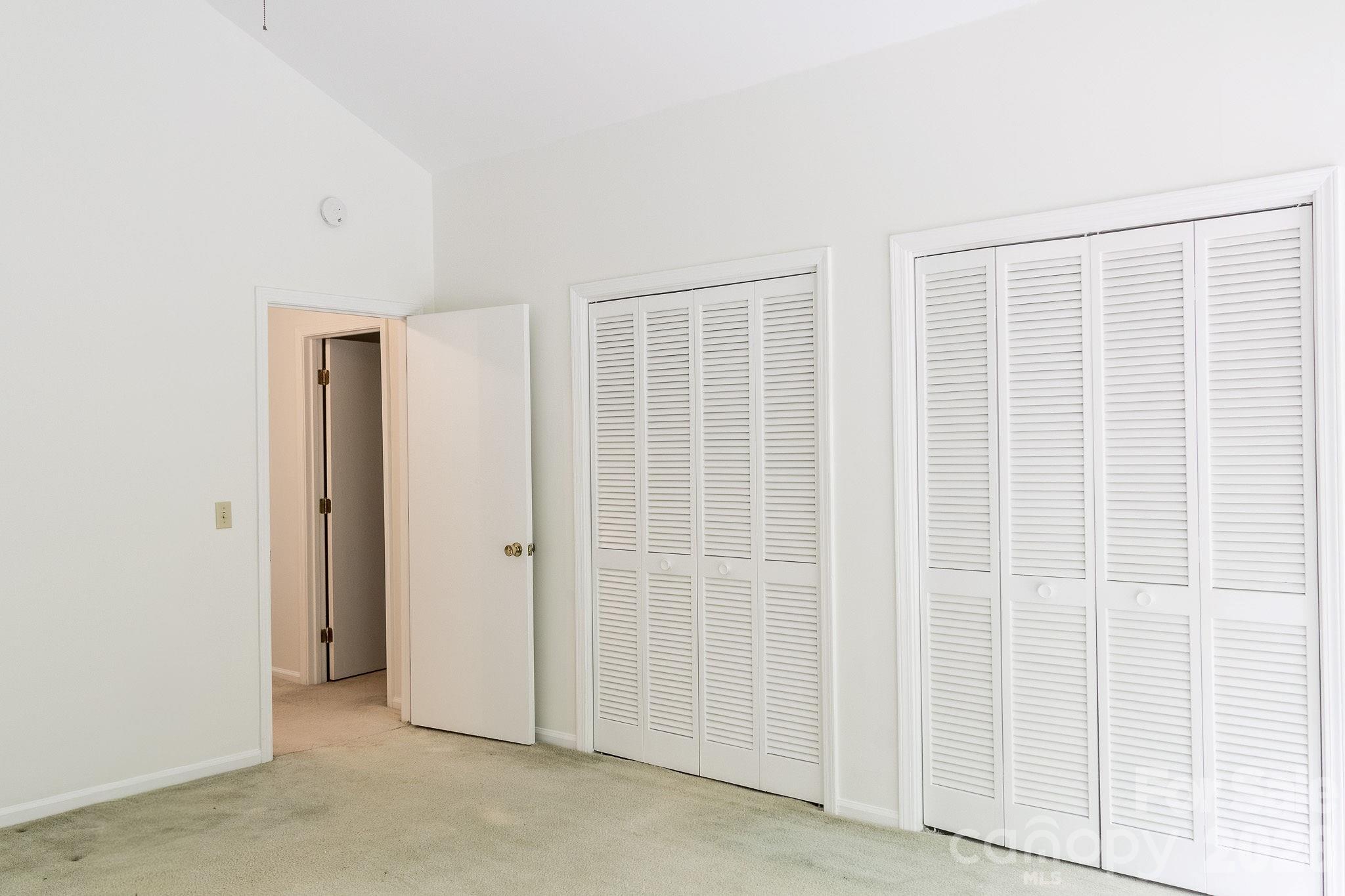 Condominium at 17 Knoll Drive, Columbus, photo 19 of 31
