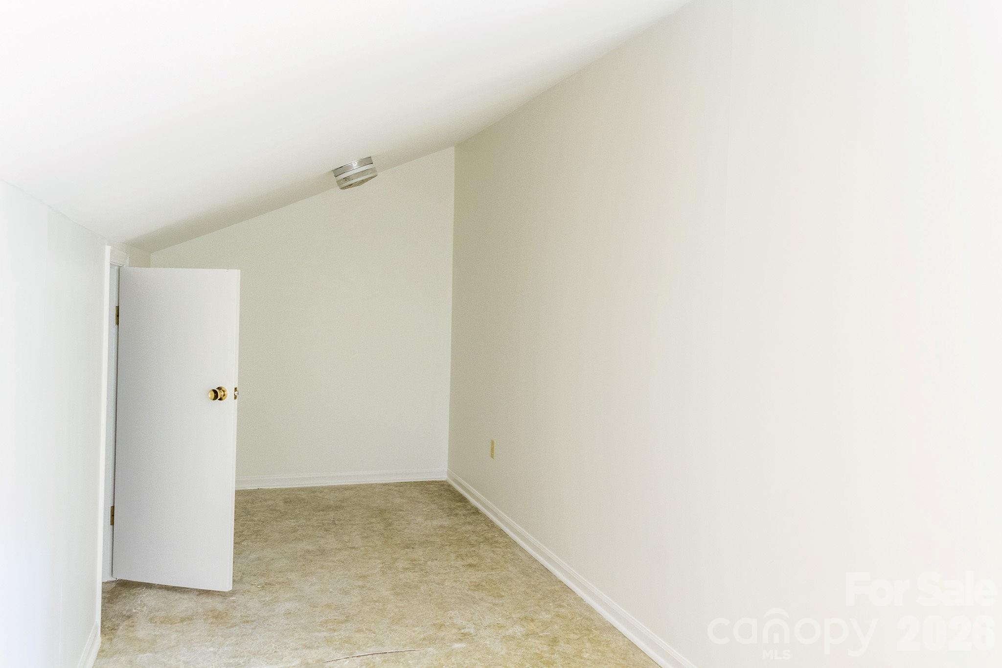 Condominium at 17 Knoll Drive, Columbus, photo 24 of 31