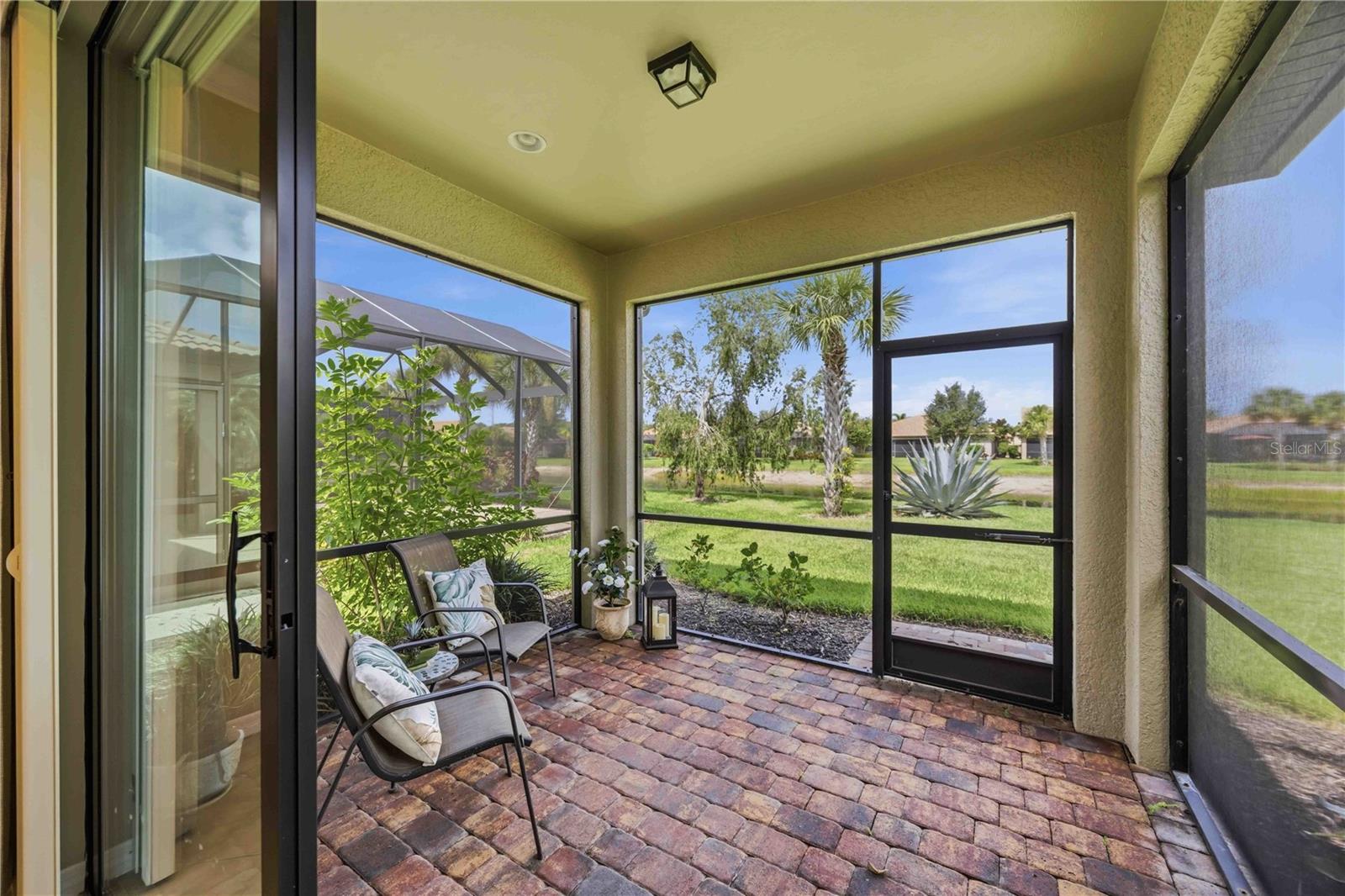 Single Family Residence at 19731 QUISTO ST, VENICE, photo 10 of 92