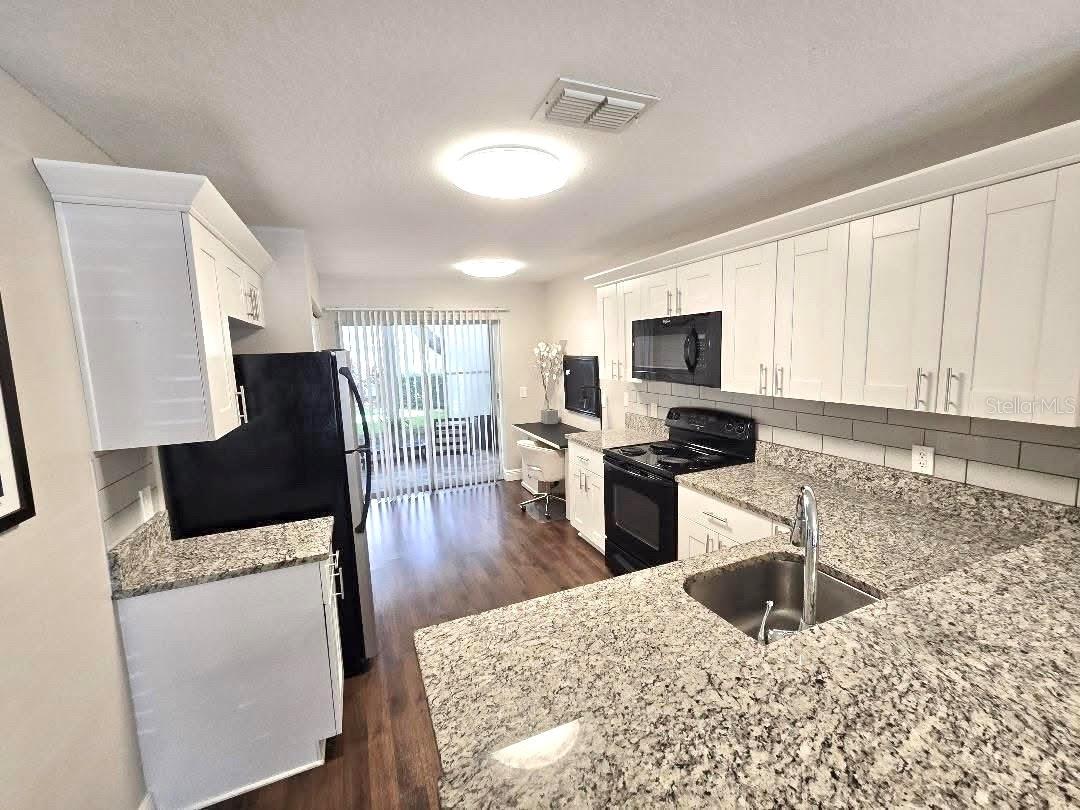 Condominium at 7910 HARDWICK DR #713, NEW PORT RICHEY, photo 10 of 33